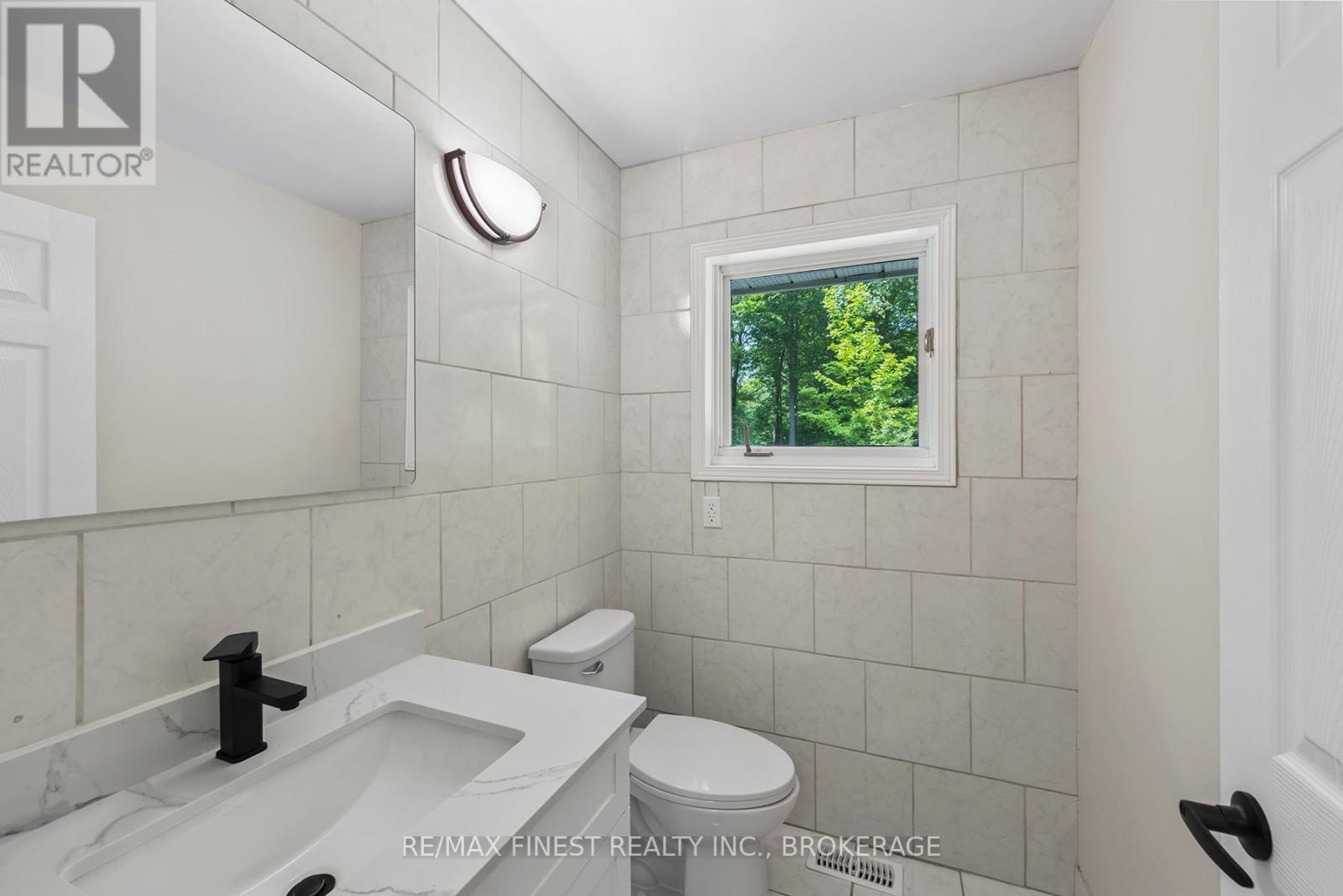 918 Fry Road, Prince Edward County, Ontario  K0K 2T0 - Photo 18 - X12346398