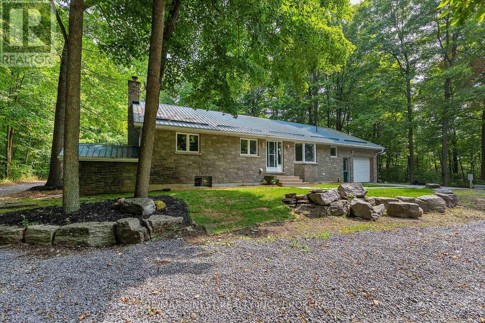 918 Fry Road, Prince Edward County, Ontario  K0K 2T0 - Photo 3 - X12346398