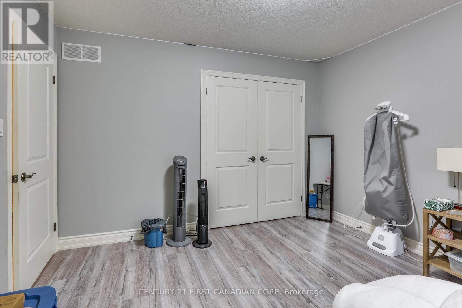 3194 Morgan Avenue, London South, Ontario  N6L 0B8 - Photo 33 - X12346352
