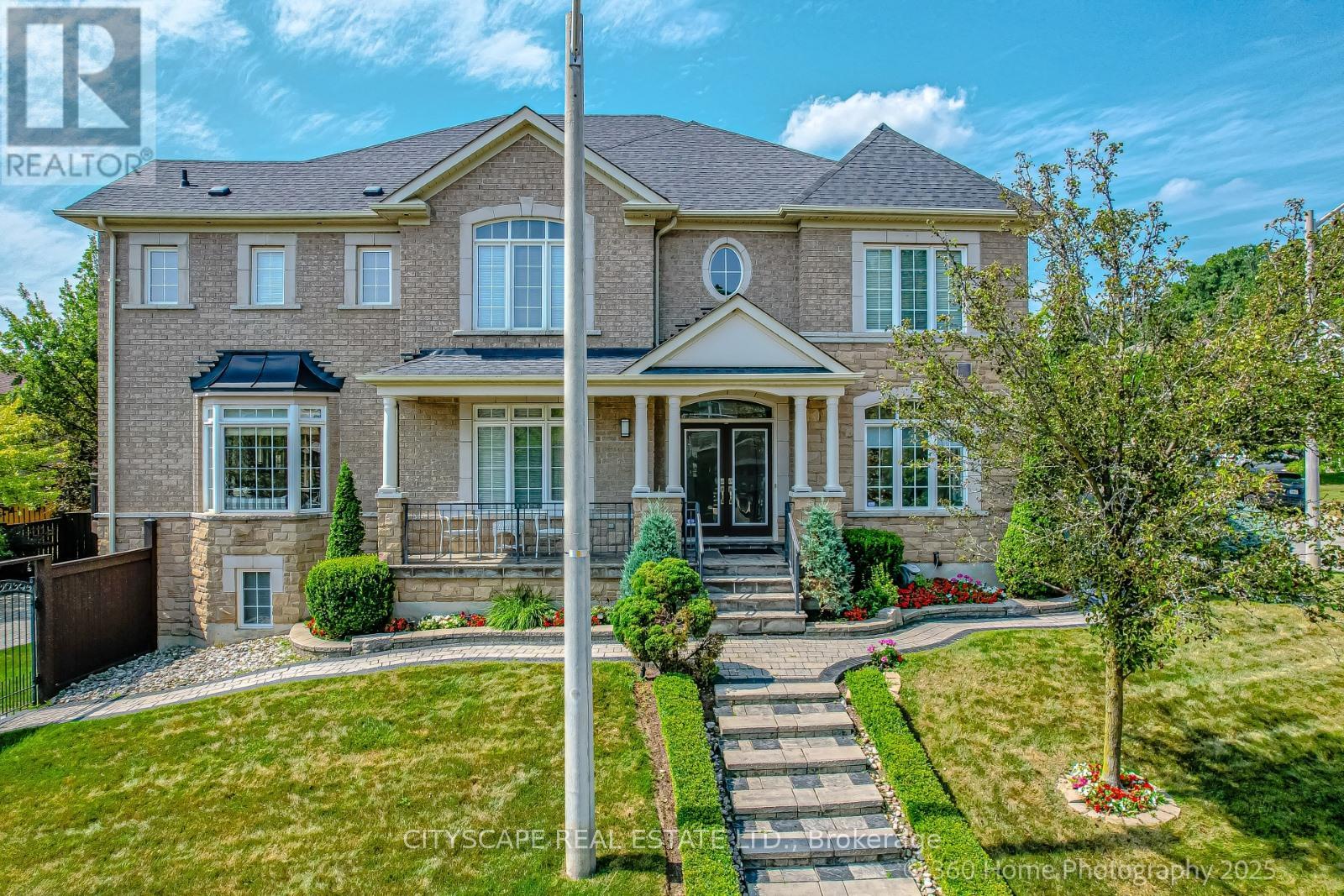 Property at 4 HELLYER AVENUE image 3