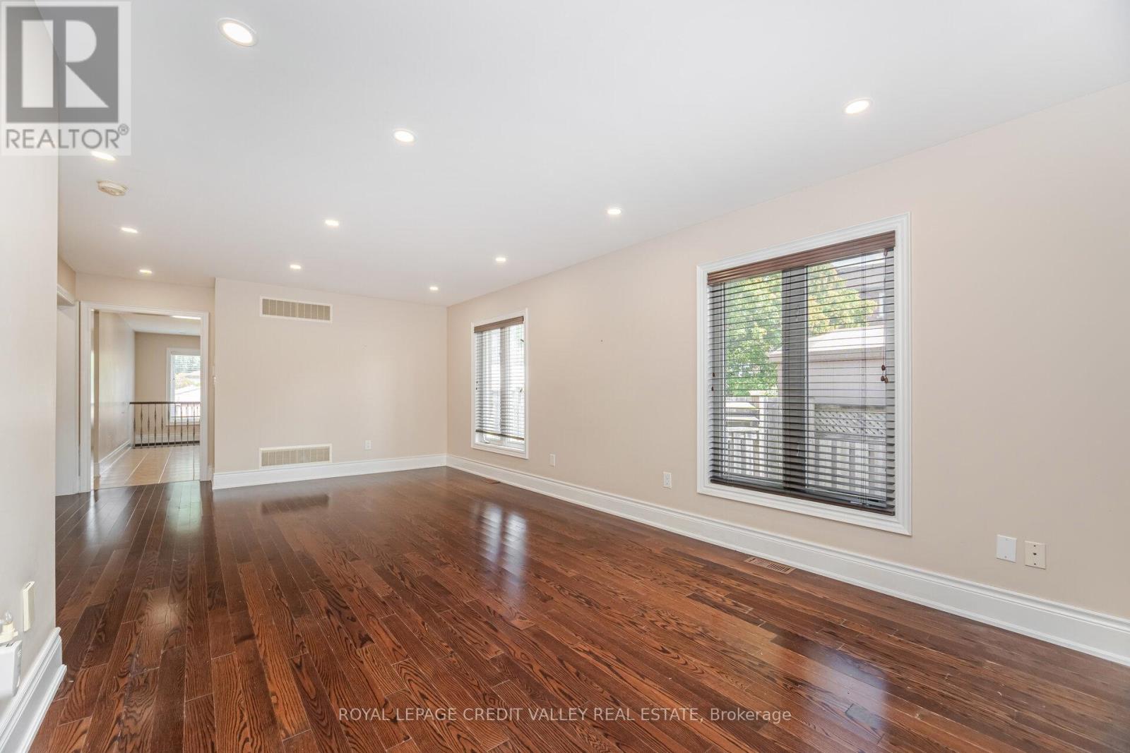 54 Station Road, Caledon, Ontario  L7E 1V1 - Photo 10 - W12346266