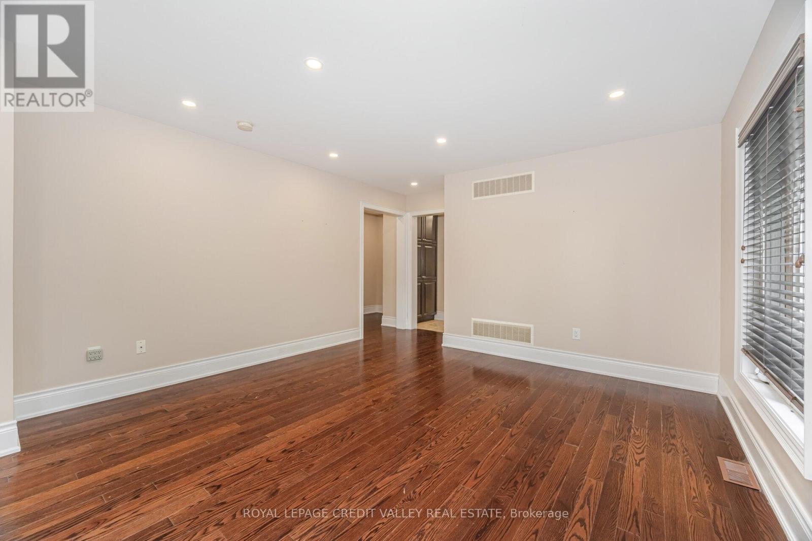 54 Station Road, Caledon, Ontario  L7E 1V1 - Photo 13 - W12346266