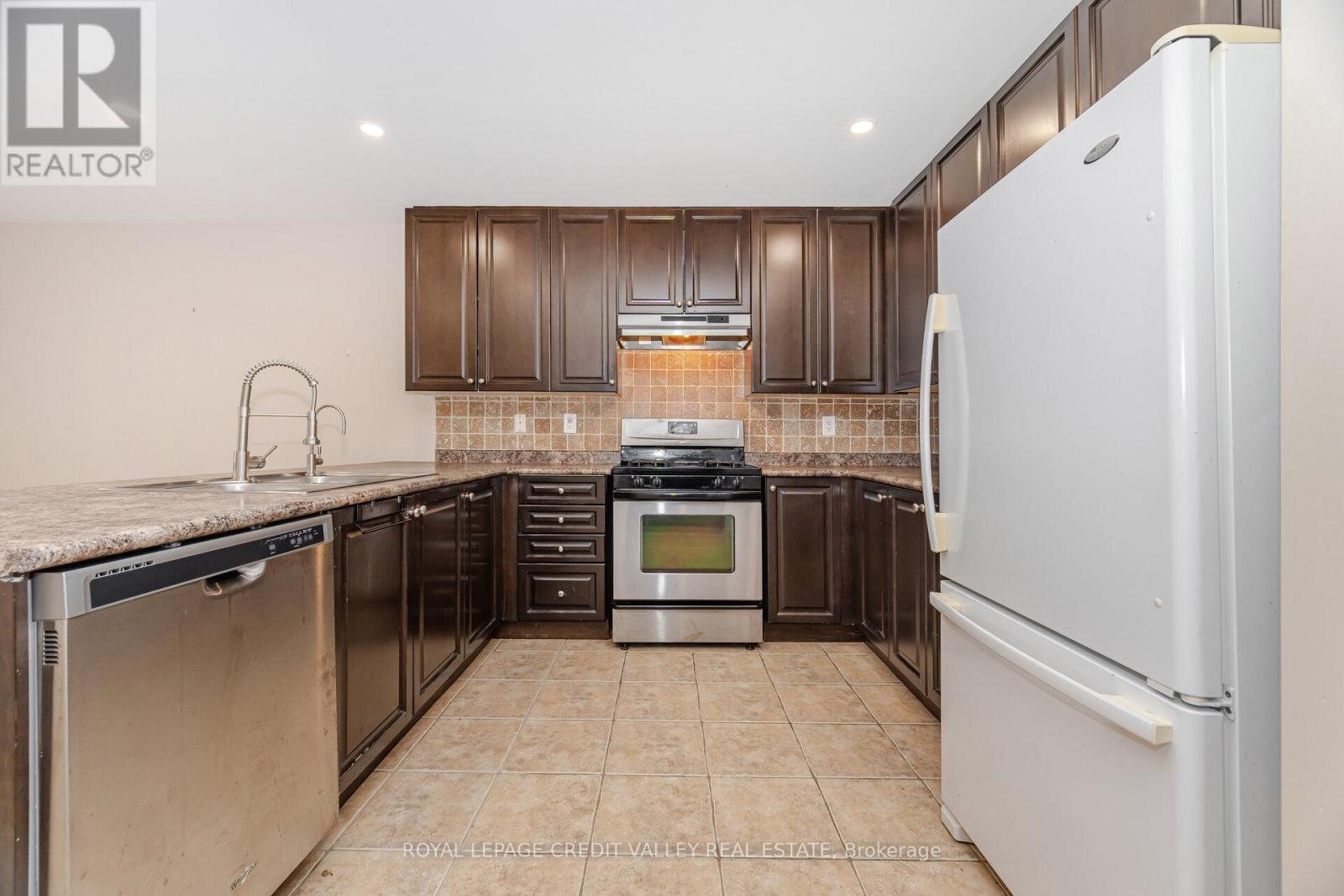 54 Station Road, Caledon, Ontario  L7E 1V1 - Photo 17 - W12346266
