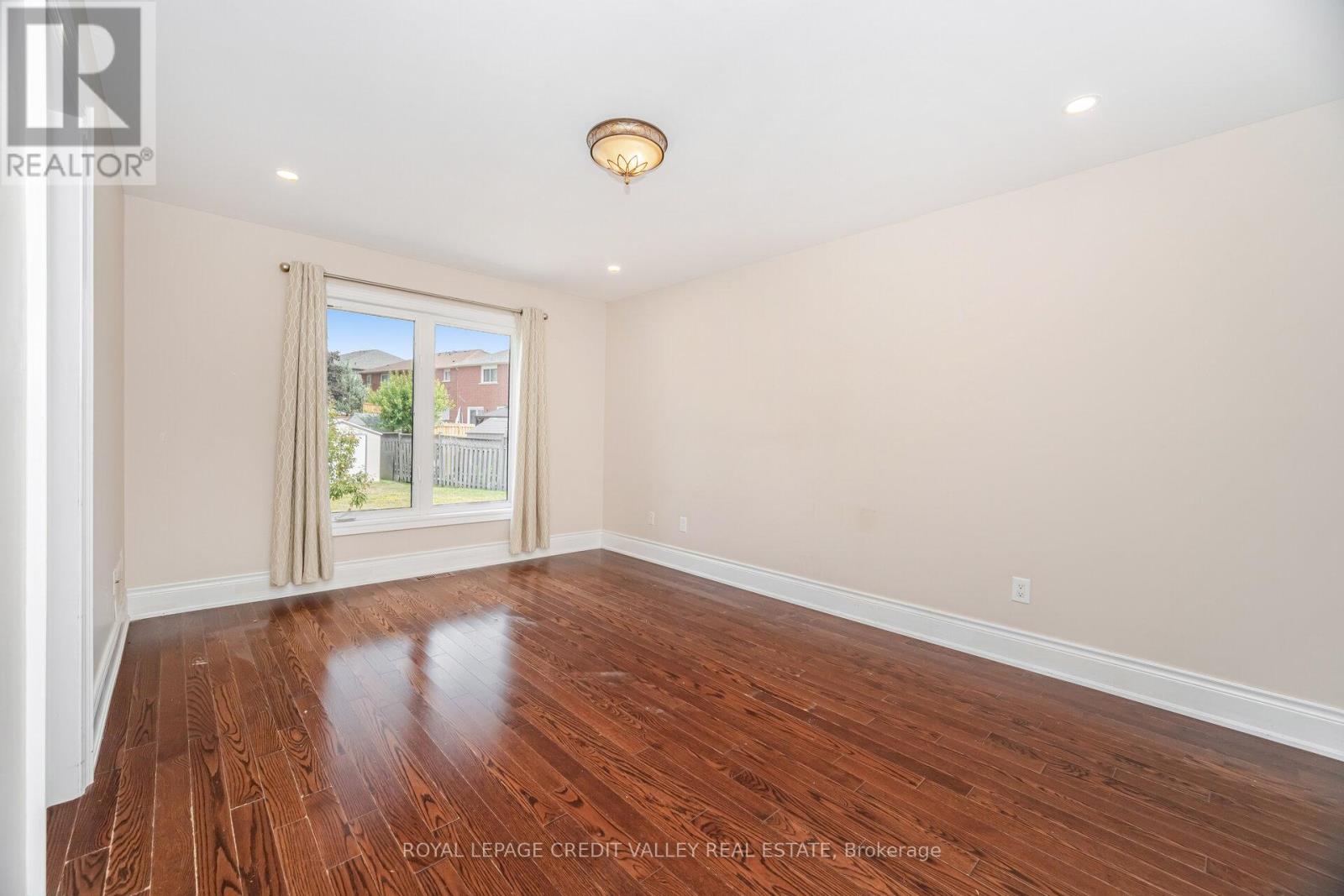 54 Station Road, Caledon, Ontario  L7E 1V1 - Photo 23 - W12346266