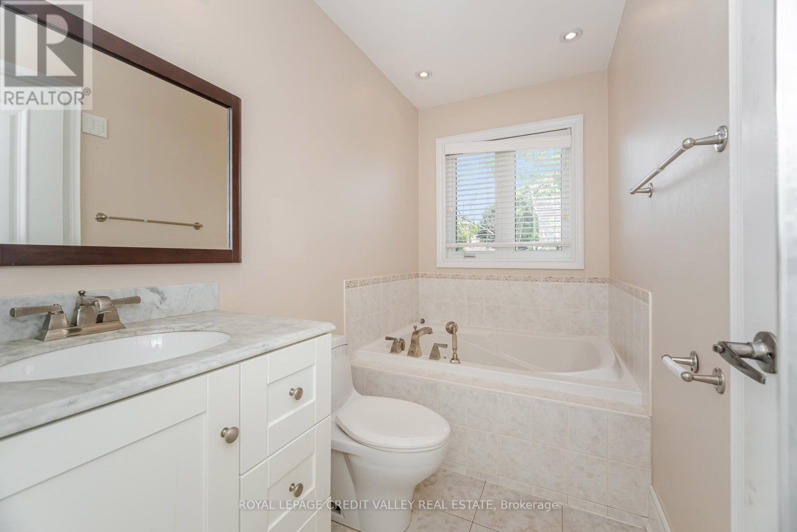 54 Station Road, Caledon, Ontario  L7E 1V1 - Photo 25 - W12346266