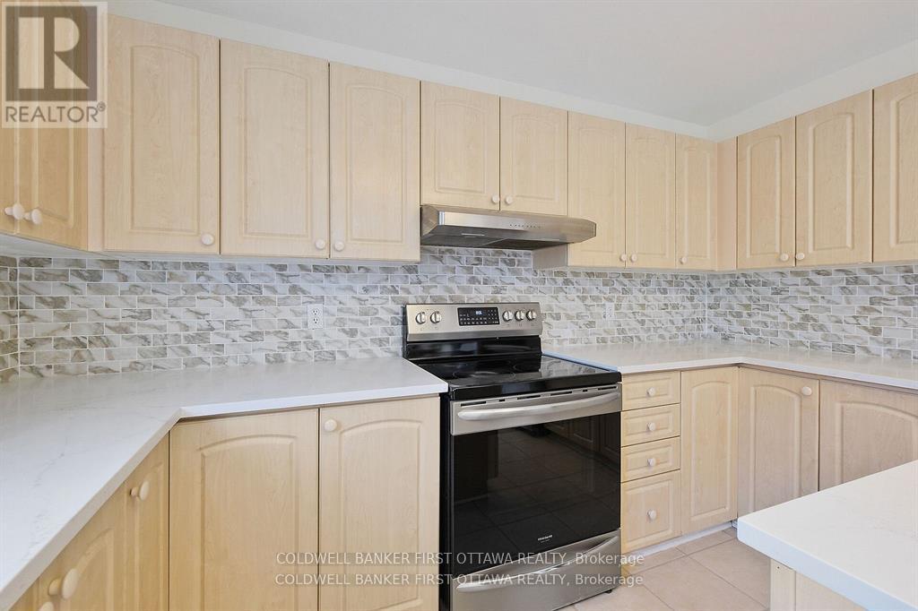 107 Columbia Avenue, Ottawa, Ontario  K1V 1Z3 - Photo 9 - X12346335