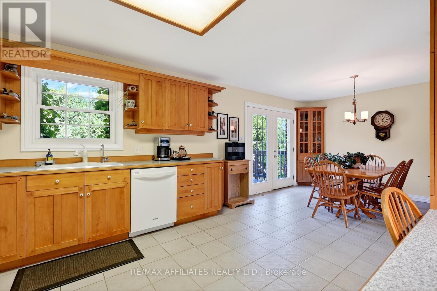 156 Bay Road, Rideau Lakes, Ontario  K0G 1L0 - Photo 11 - X12346395