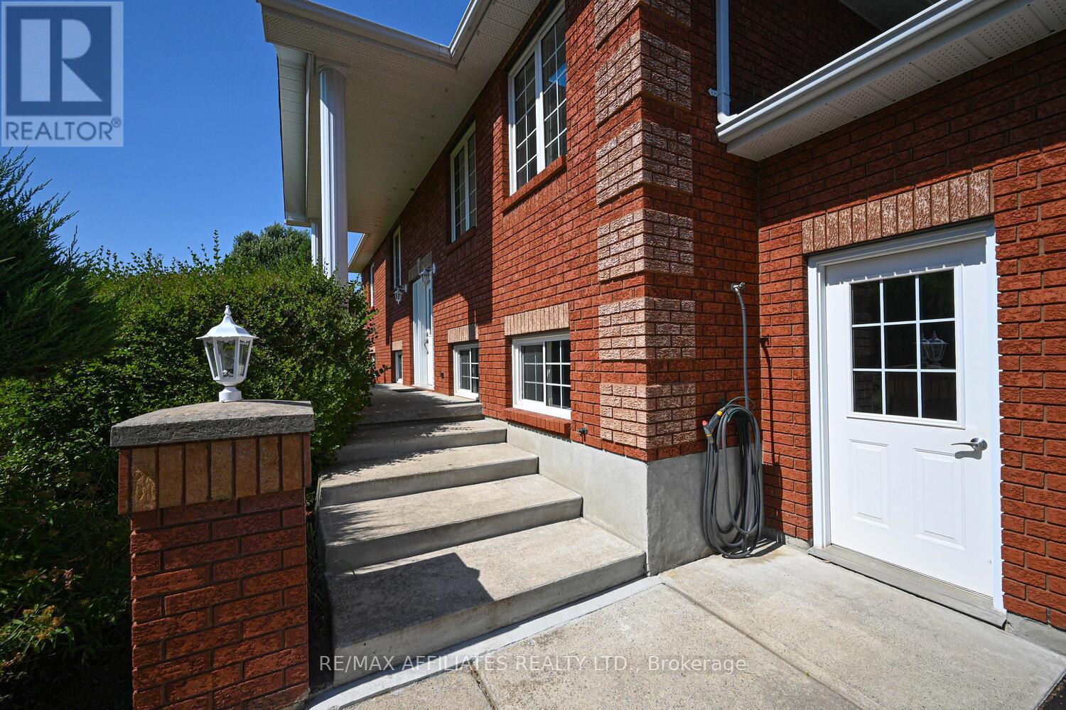 156 Bay Road, Rideau Lakes, Ontario  K0G 1L0 - Photo 3 - X12346395