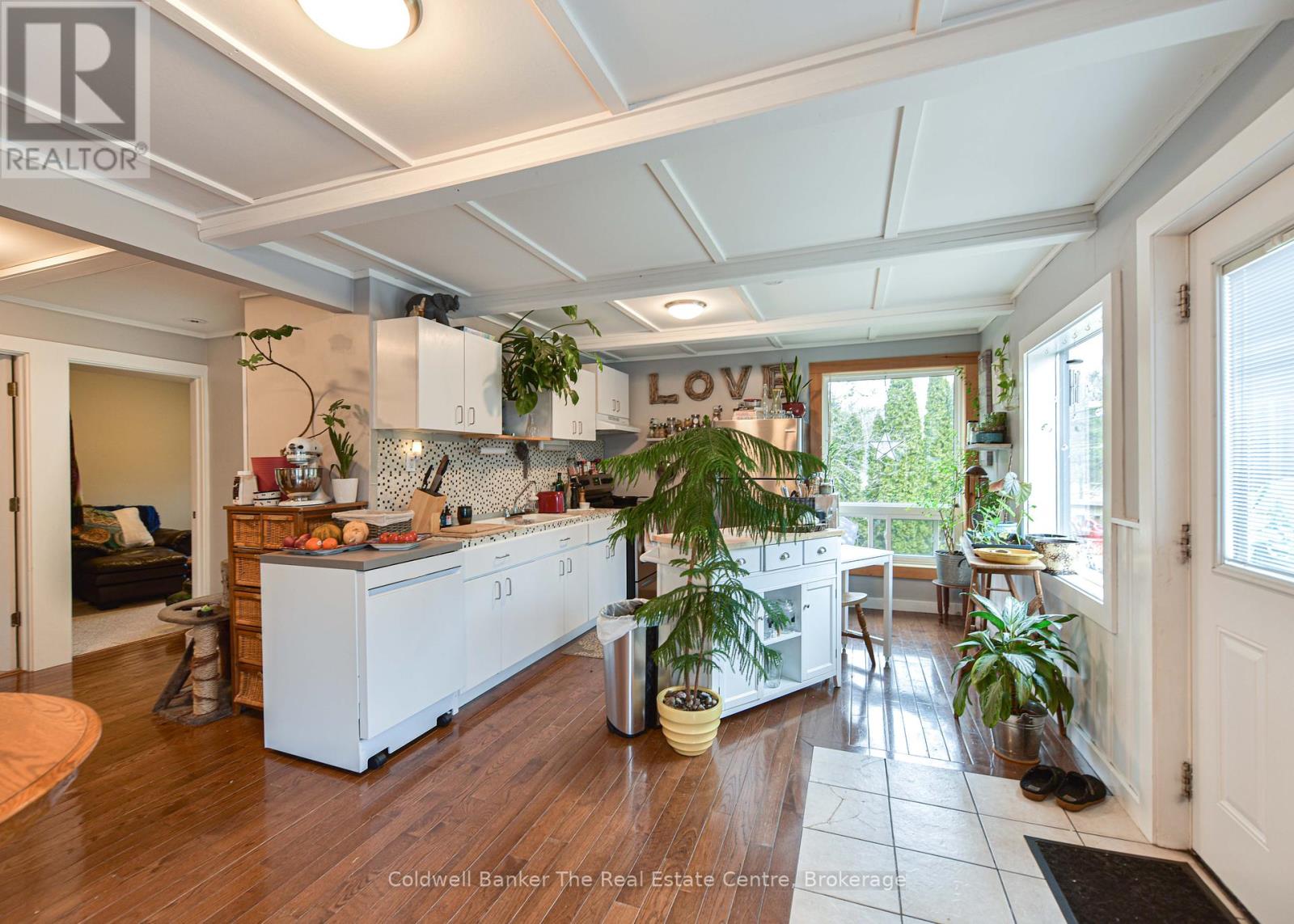 Property at 120 BAKERY LANE image 4