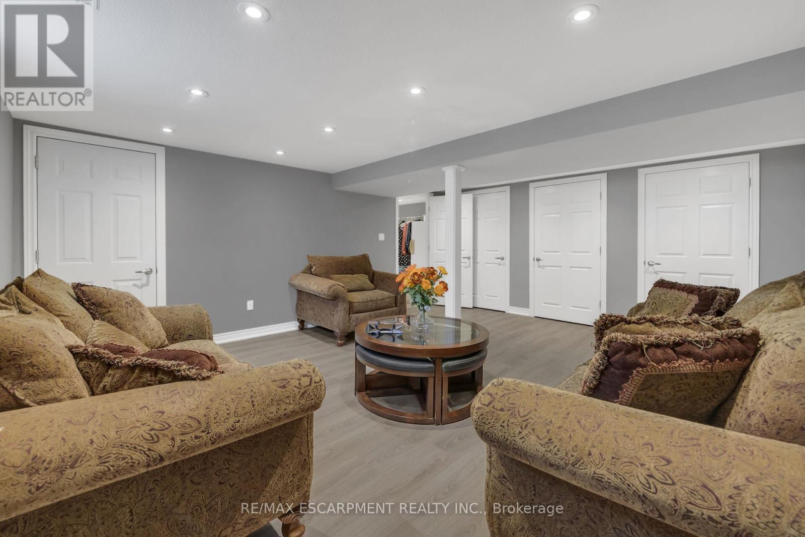 982 Highland Road E, Hamilton (Stoney Creek), Ontario  L8J 3G9 - Photo 35 - X12346302
