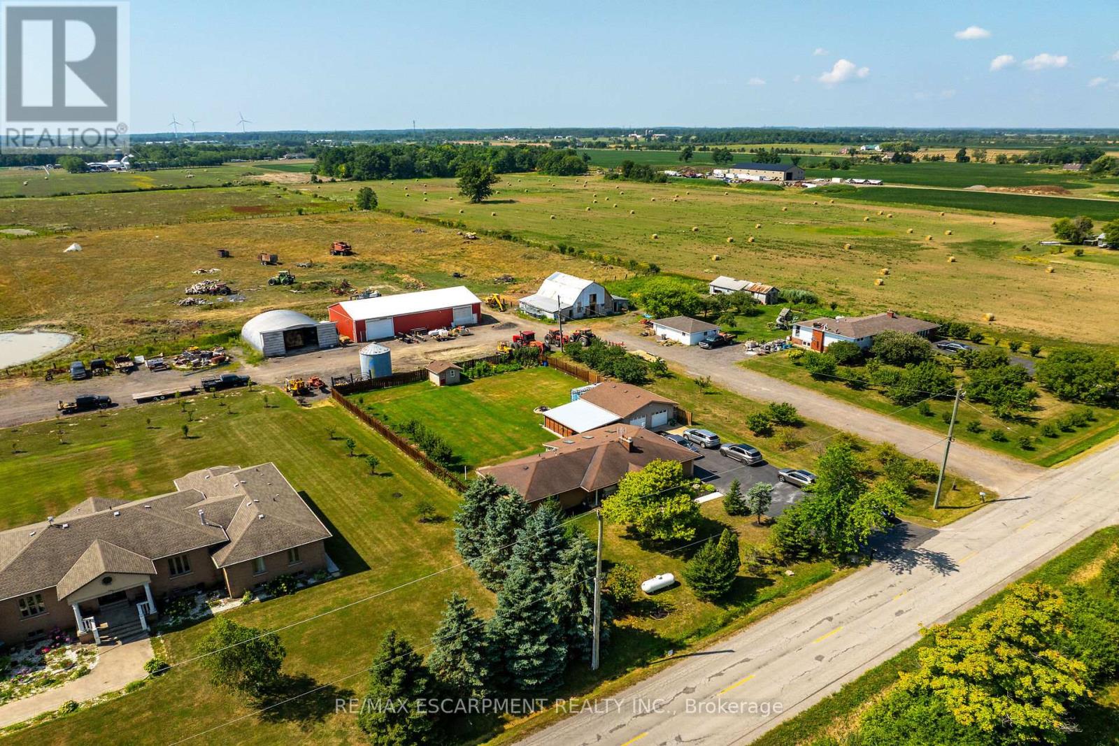 982 Highland Road E, Hamilton (Stoney Creek), Ontario  L8J 3G9 - Photo 6 - X12346302