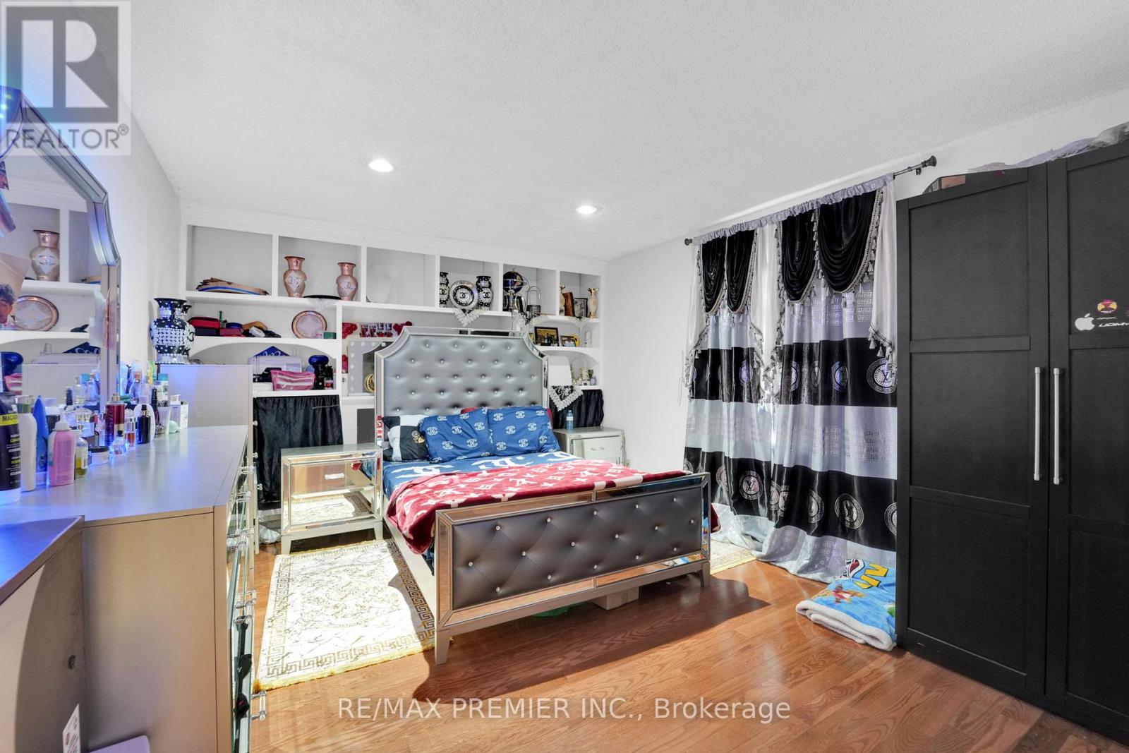12 The Meadows, St. Catharines (Lakeport), Ontario  L2N 7K7 - Photo 15 - X12346306