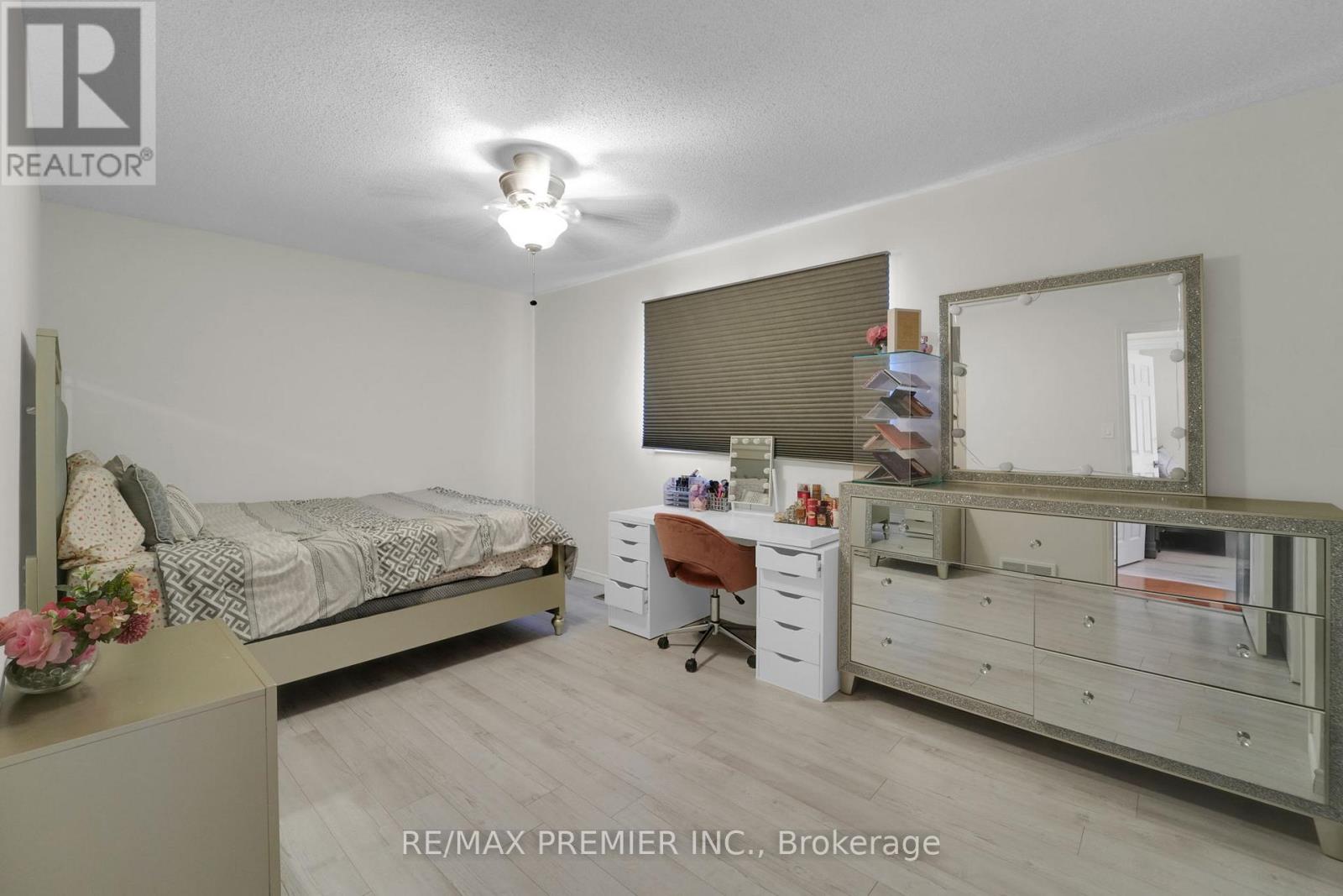 12 The Meadows, St. Catharines (Lakeport), Ontario  L2N 7K7 - Photo 22 - X12346306
