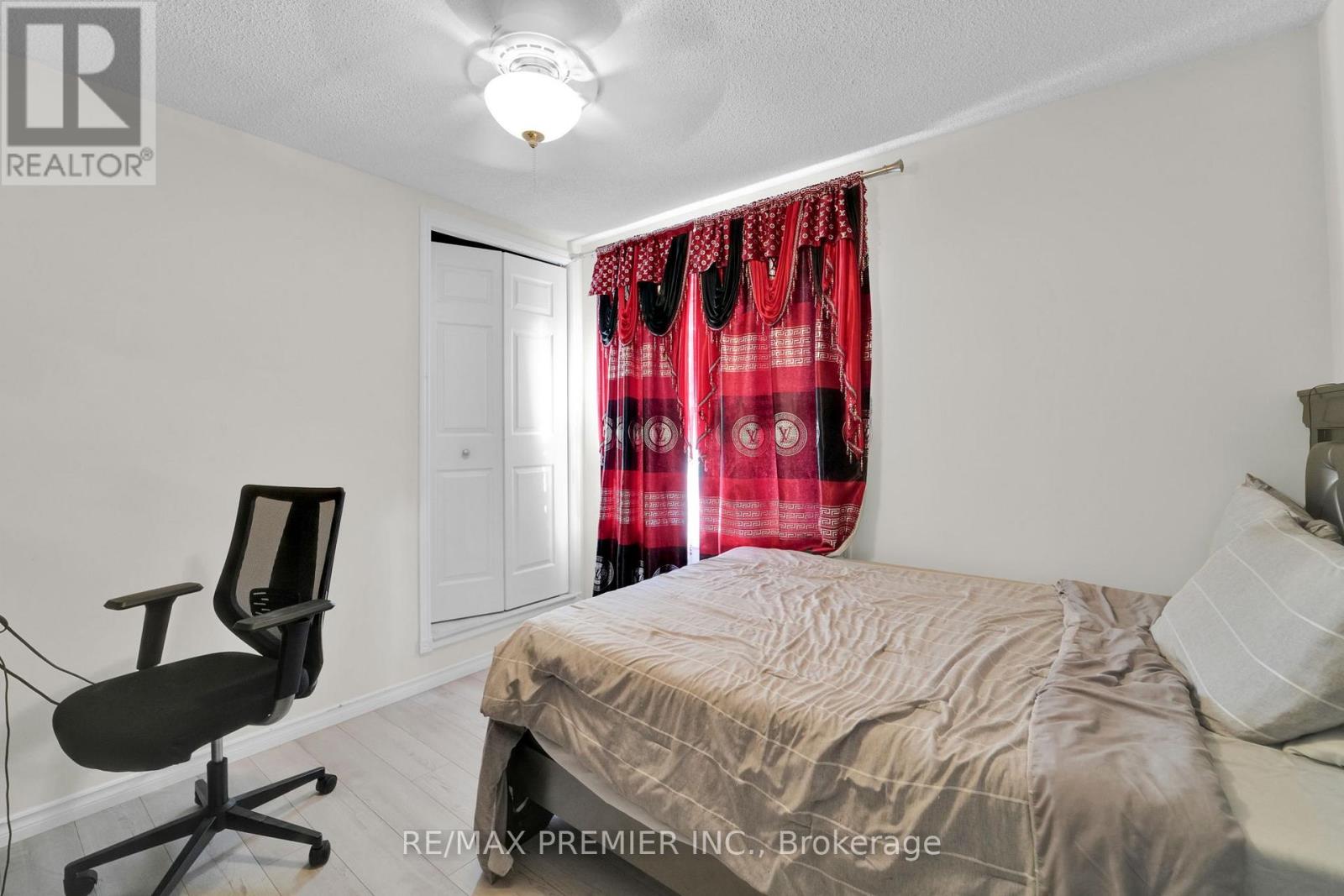 12 The Meadows, St. Catharines (Lakeport), Ontario  L2N 7K7 - Photo 26 - X12346306