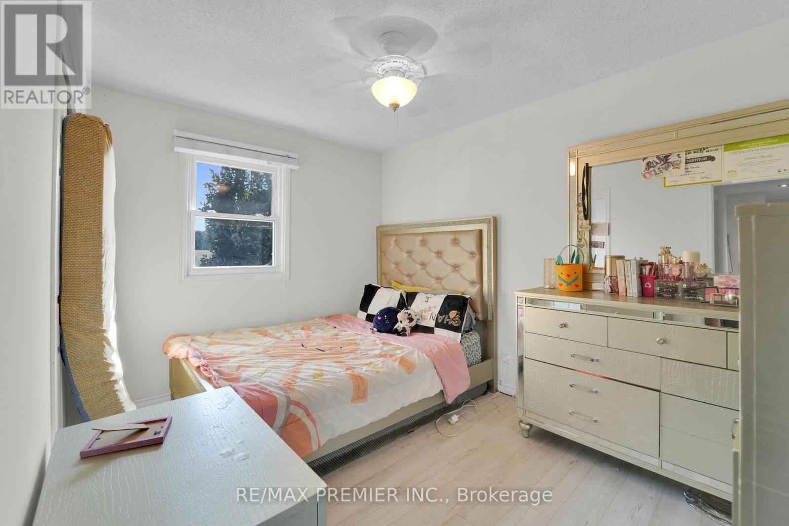 12 The Meadows, St. Catharines (Lakeport), Ontario  L2N 7K7 - Photo 27 - X12346306