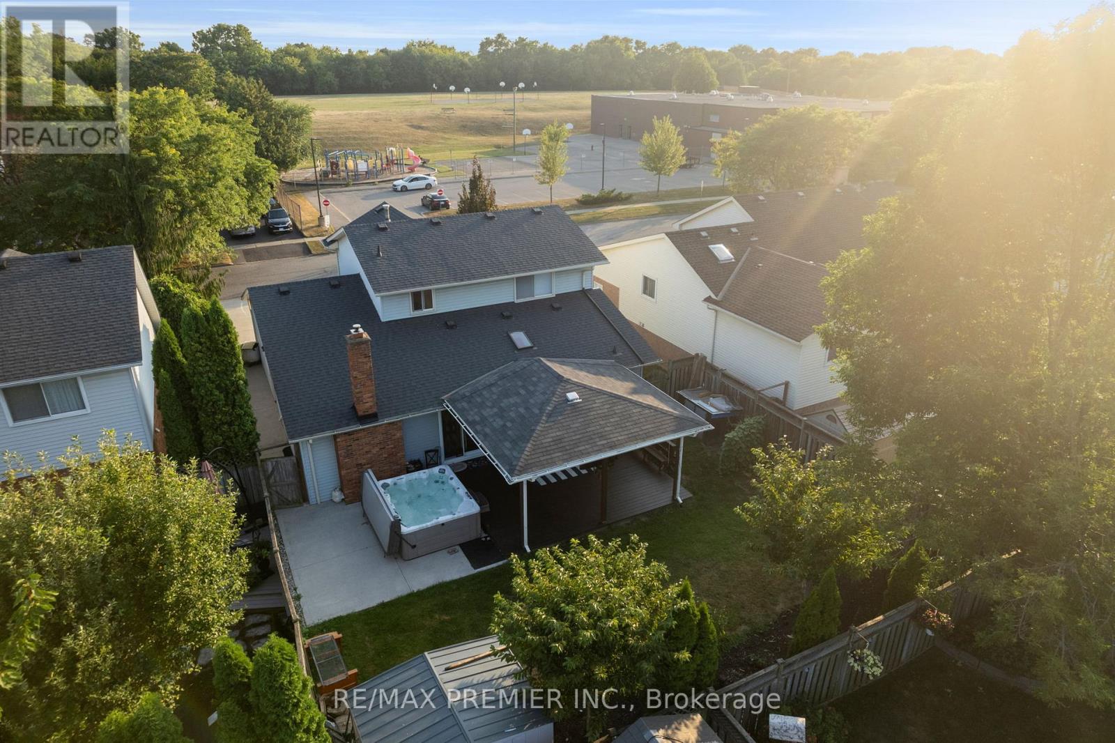 12 The Meadows, St. Catharines (Lakeport), Ontario  L2N 7K7 - Photo 47 - X12346306
