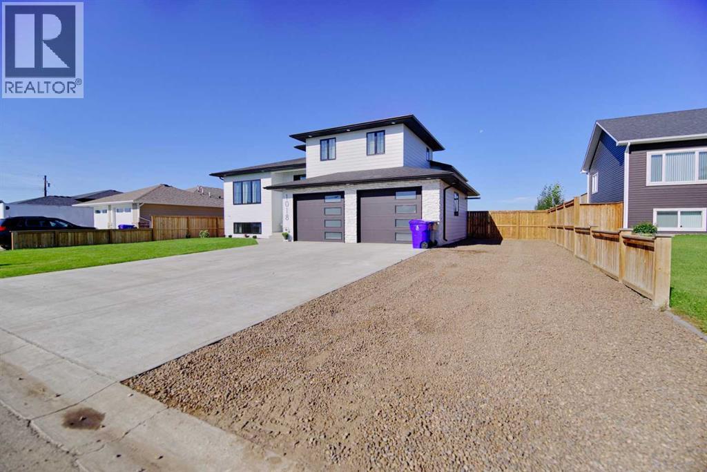 1018 7 Street W, Barnwell, Alberta  T0K 0B0 - Photo 2 - A2248654
