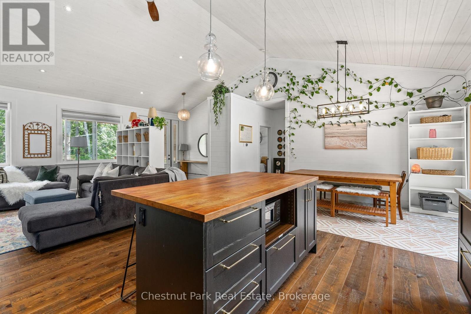 2698 Old Muskoka Road, Huntsville, Ontario  P0B 1M0 - Photo 10 - X12346375
