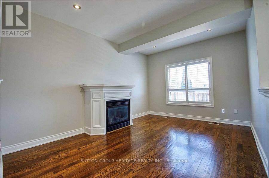 52 Wessex Drive, Whitby (Brooklin), Ontario  L1M 2C3 - Photo 4 - E12342973