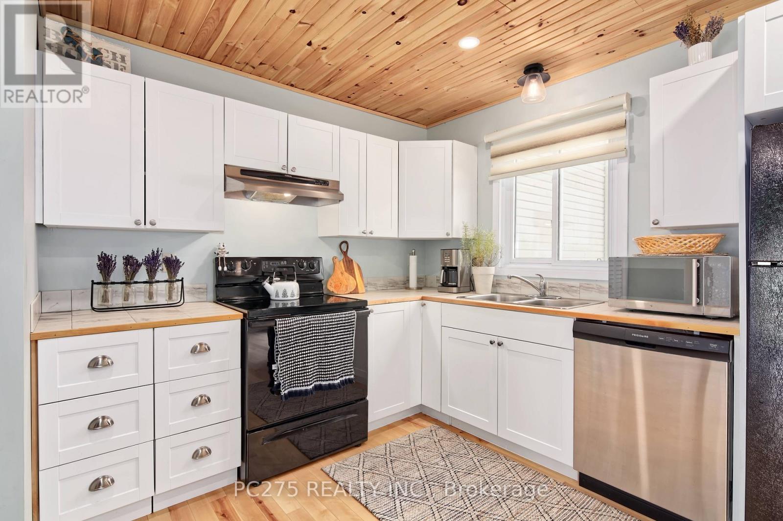 24 - 301 Carlow Road, Central Elgin, Ontario  N5L 1B7 - Photo 13 - X12343057