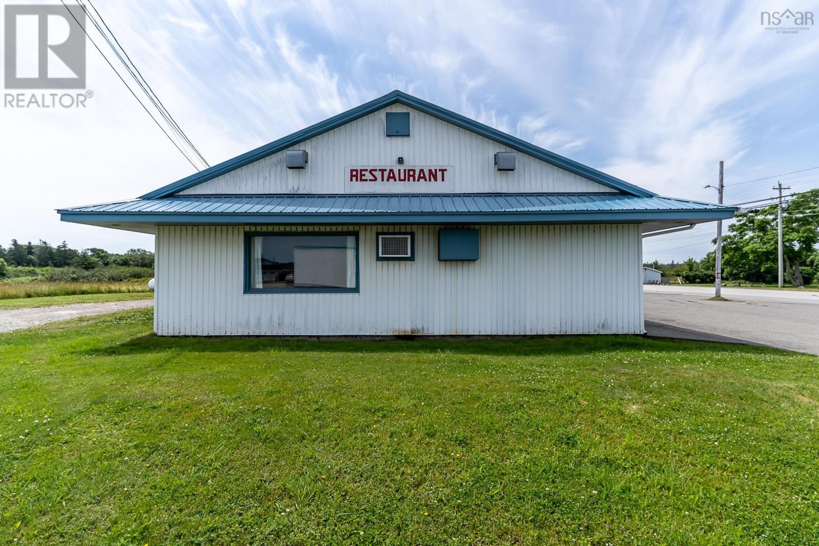 8946 Highway 1, Meteghan River, Nova Scotia  B0W 2L0 - Photo 21 - 202509042