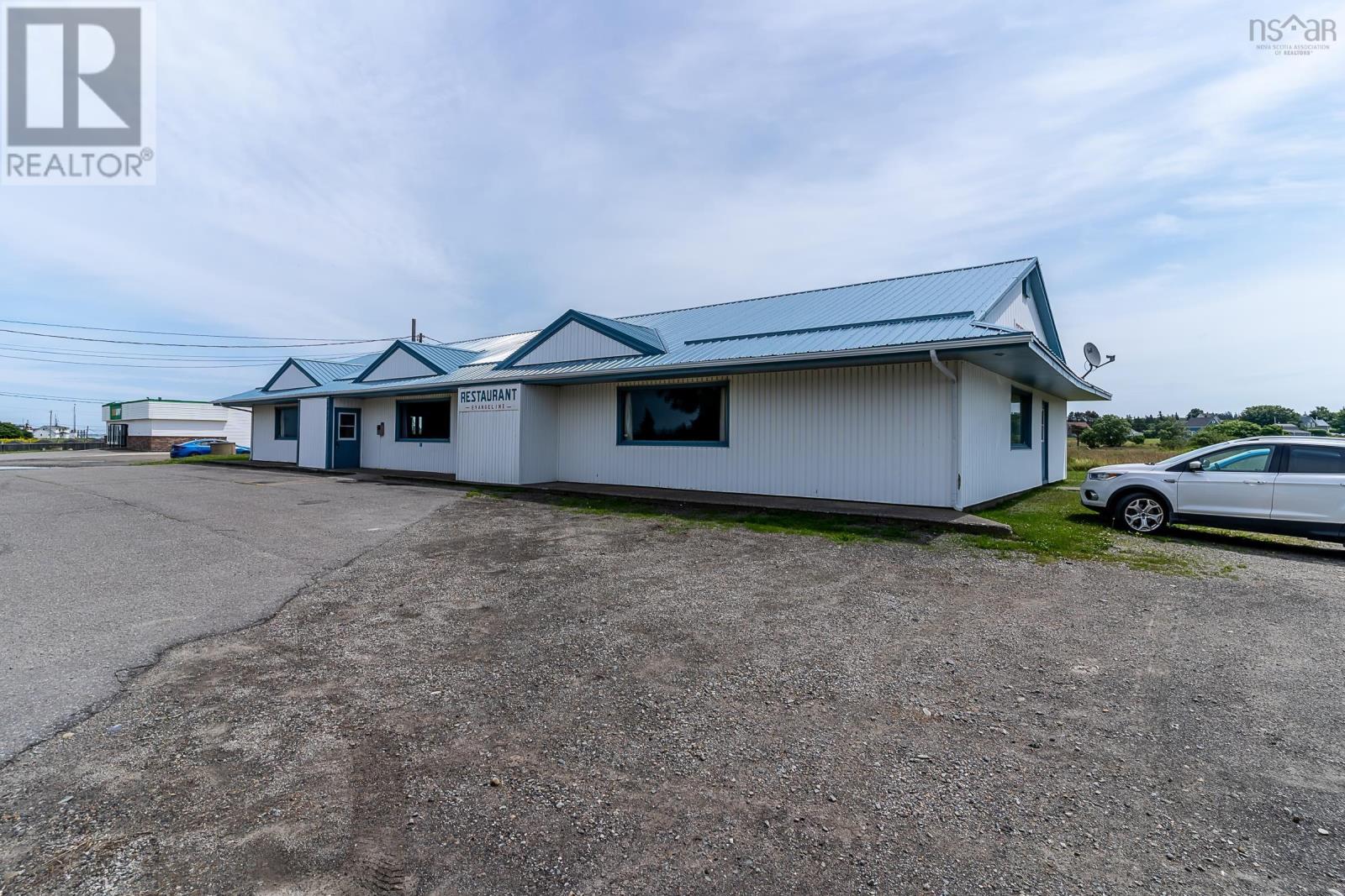 8946 Highway 1, Meteghan River, Nova Scotia  B0W 2L0 - Photo 24 - 202509042