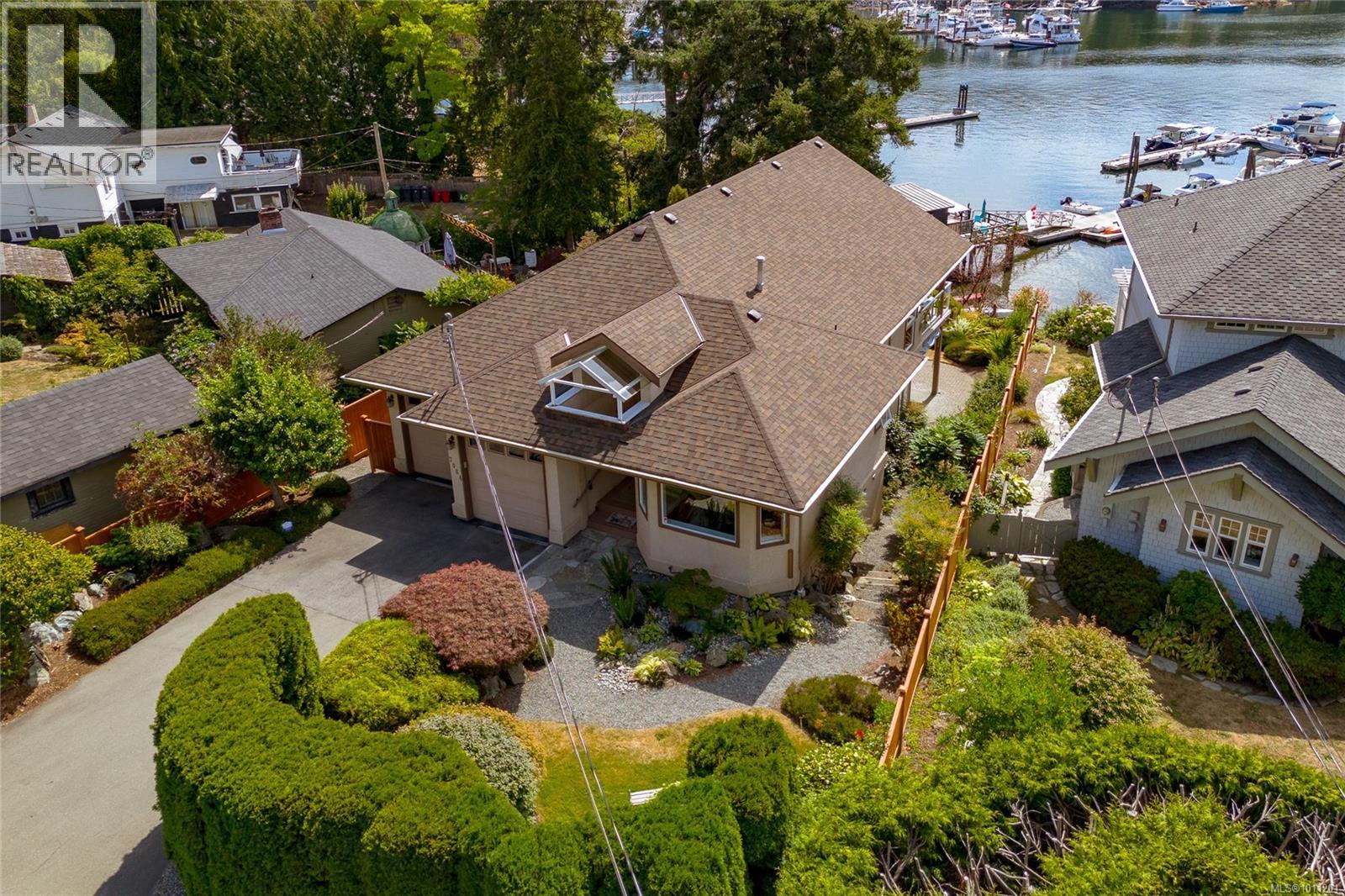 Property at 7064 Brentwood Dr image 3