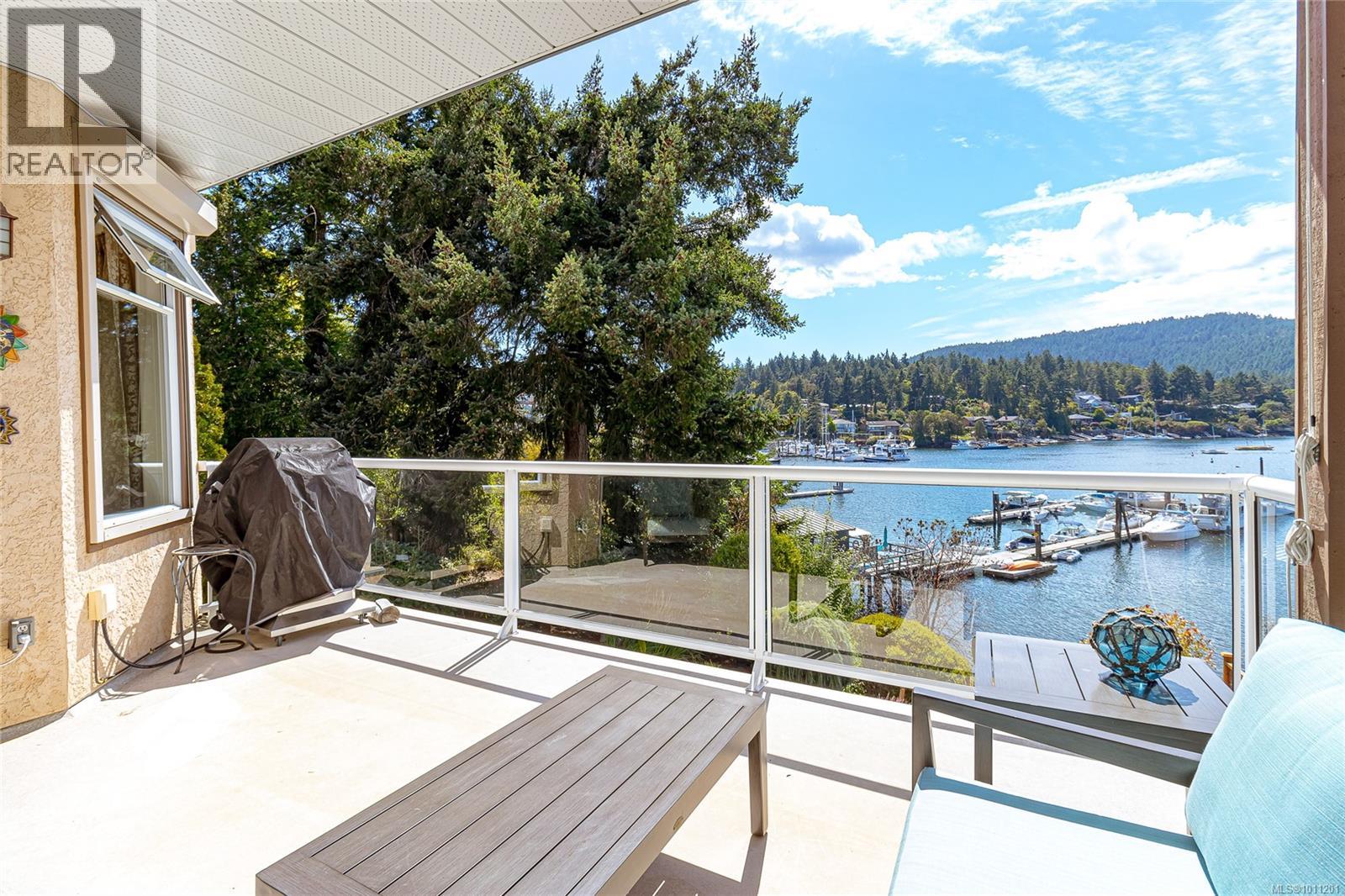 Property at 7064 Brentwood Dr image 5