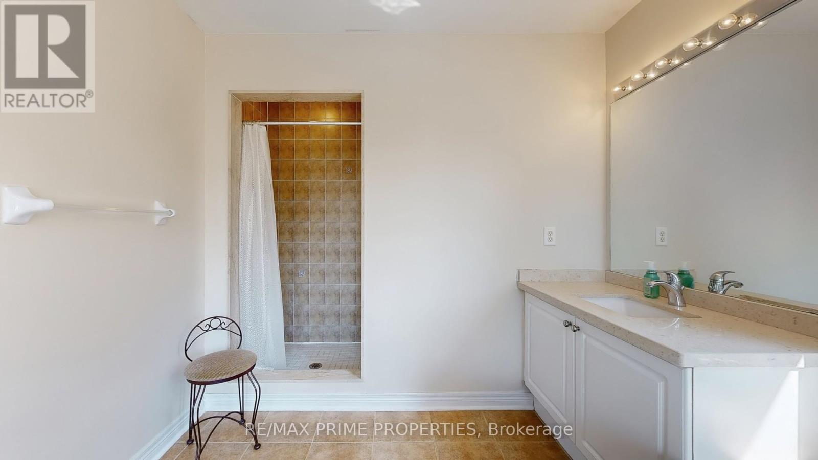 13 Lundy Drive, Markham, Ontario  L6B 0G1 - Photo 34 - N12335649