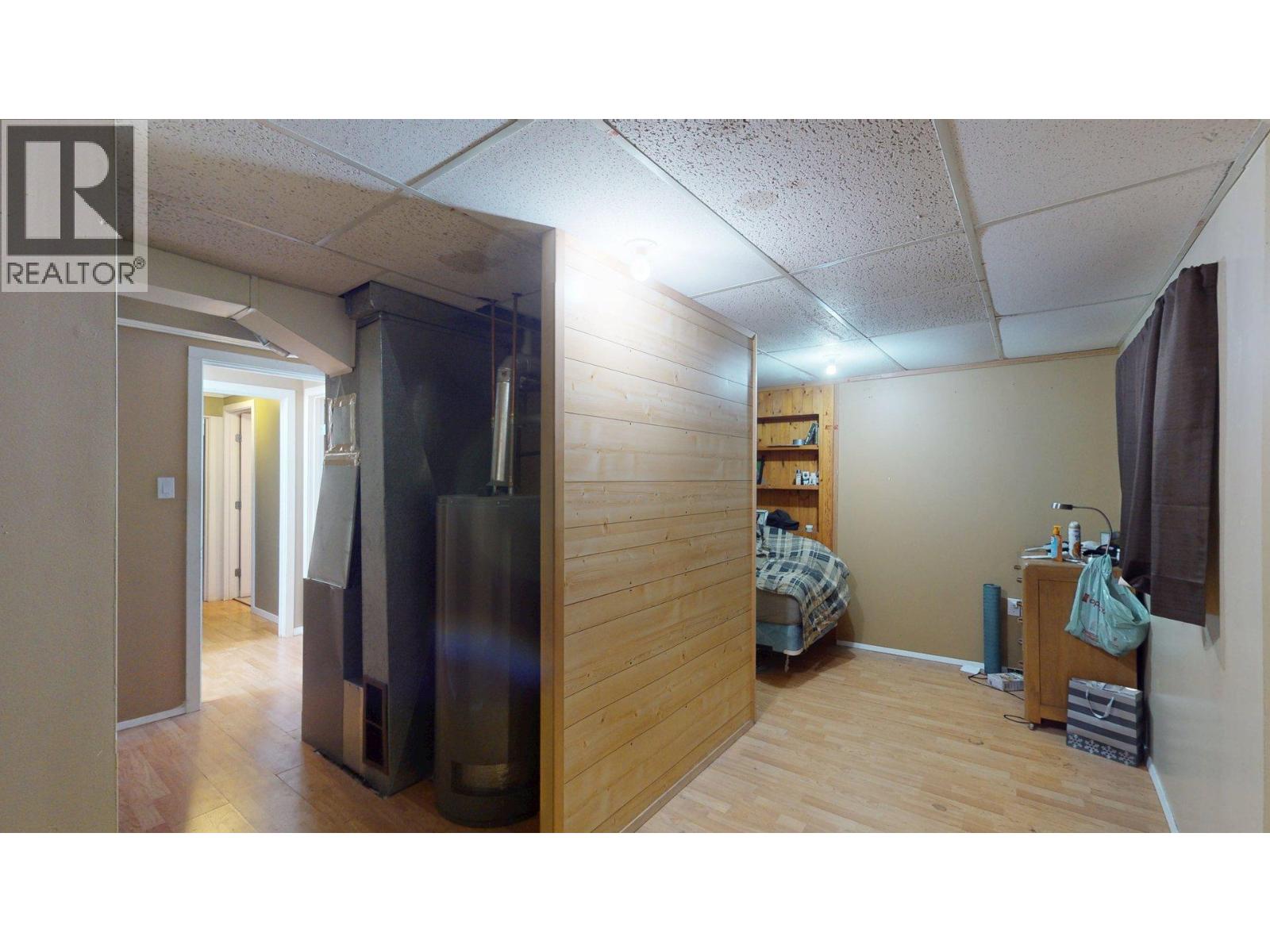 2037 Alder Street, Elkford, British Columbia  V0B 1H0 - Photo 15 - 10359489