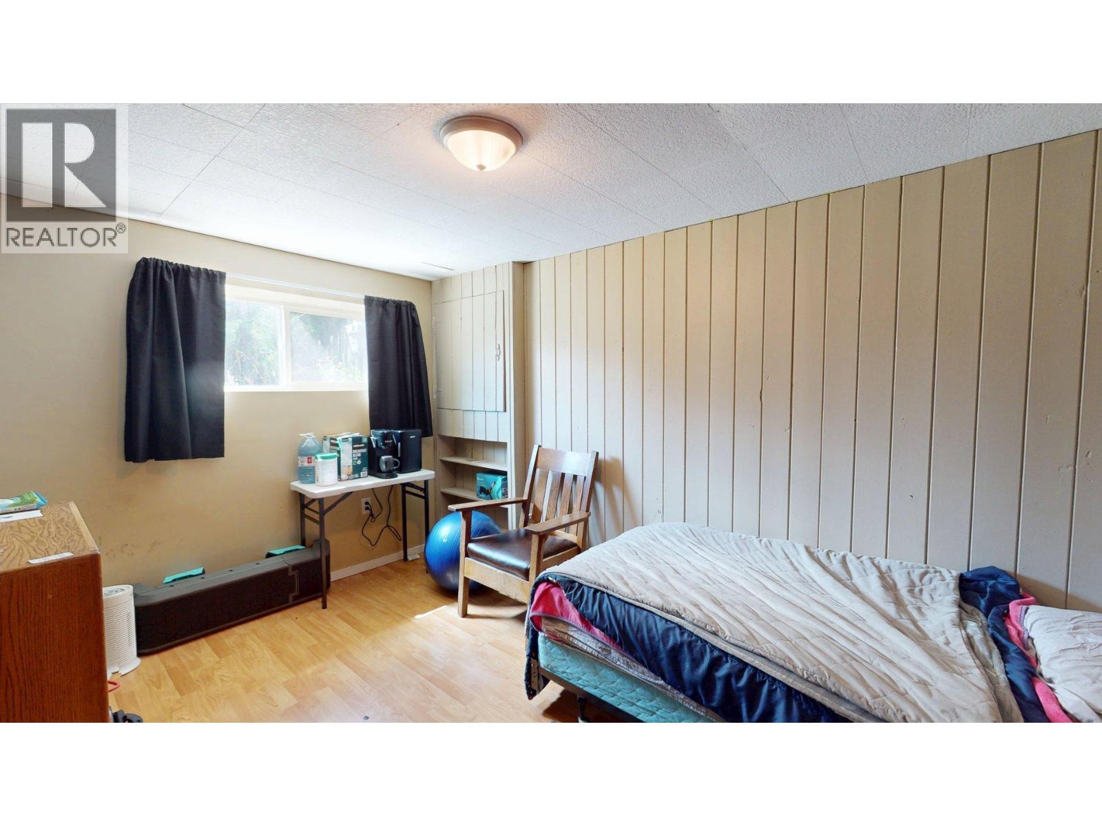 2037 Alder Street, Elkford, British Columbia  V0B 1H0 - Photo 19 - 10359489