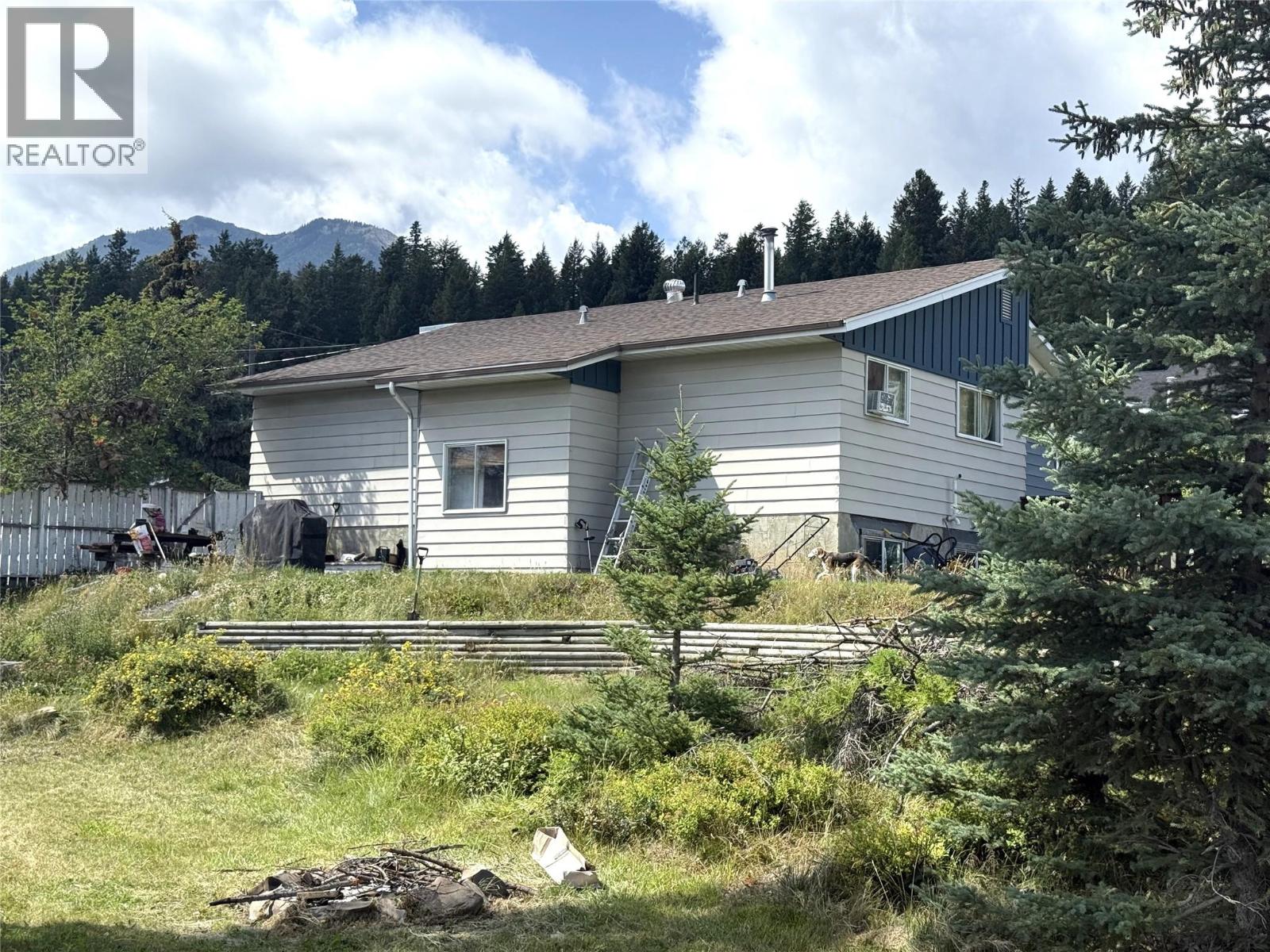 2037 Alder Street, Elkford, British Columbia  V0B 1H0 - Photo 22 - 10359489