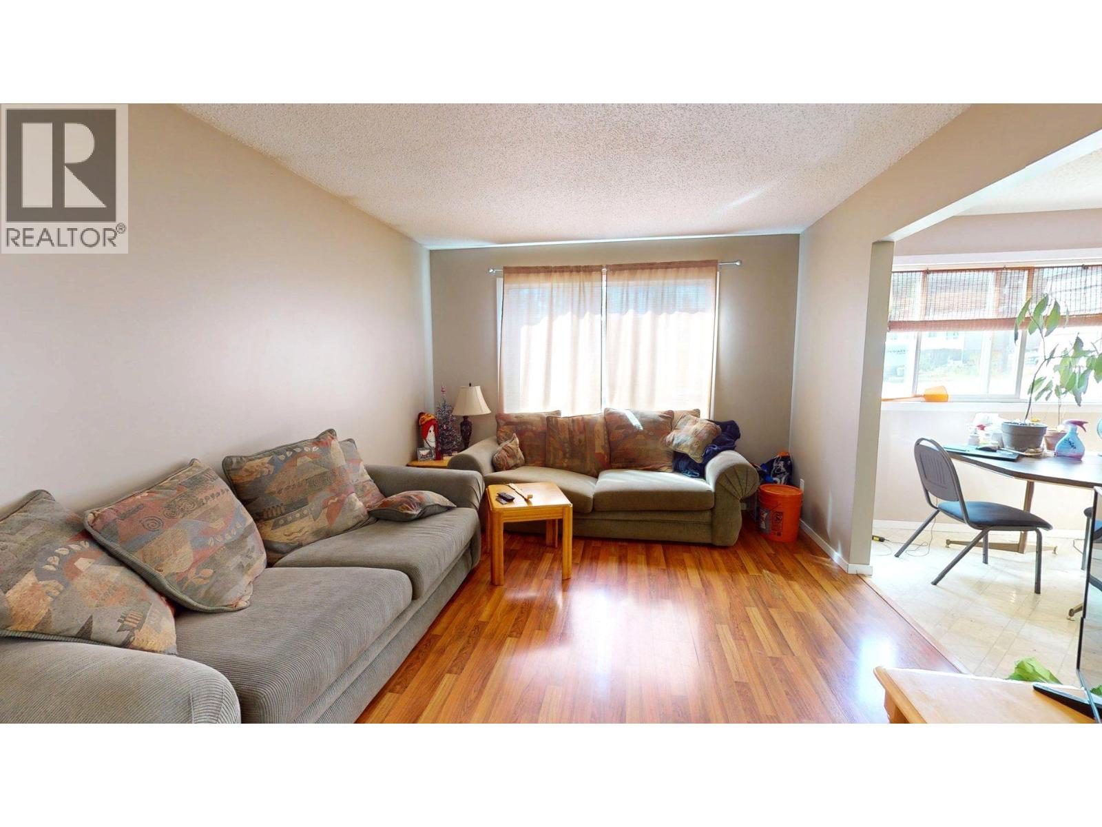 2037 Alder Street, Elkford, British Columbia  V0B 1H0 - Photo 3 - 10359489