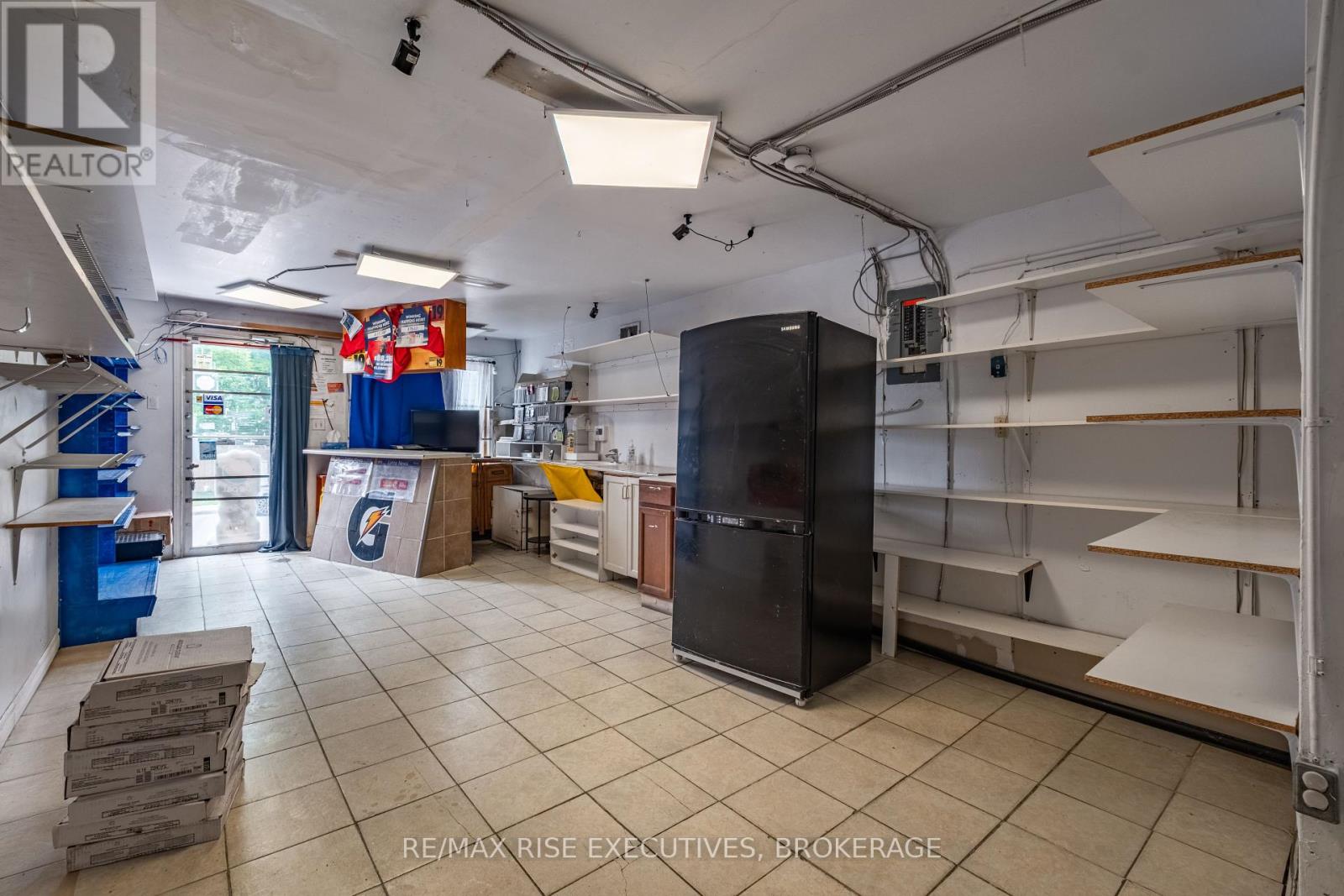 61 Seventh Avenue, Kingston (East Of Sir John A. Blvd), Ontario  K7K 2M5 - Photo 25 - X12346458