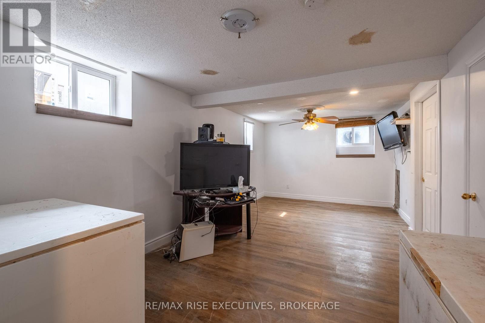 61 Seventh Avenue, Kingston (East Of Sir John A. Blvd), Ontario  K7K 2M5 - Photo 8 - X12346458