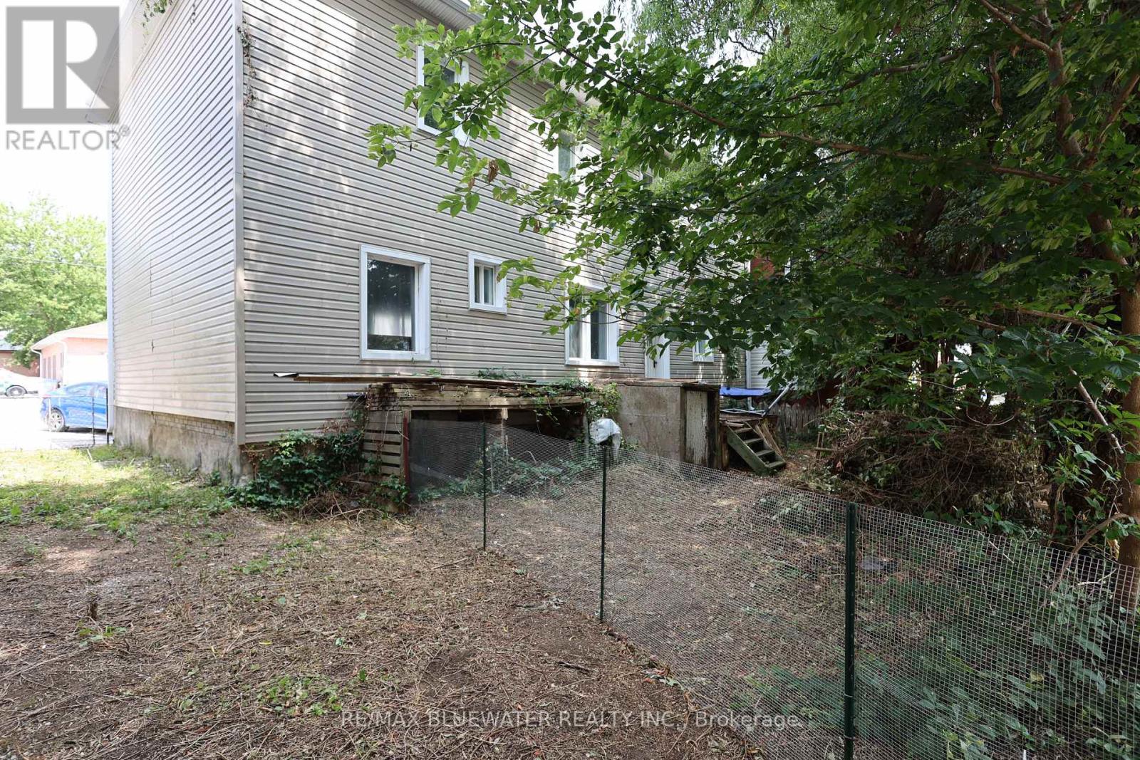 11 Mill Avenue, Bluewater, Ontario  N0M 2T0 - Photo 12 - X12346421