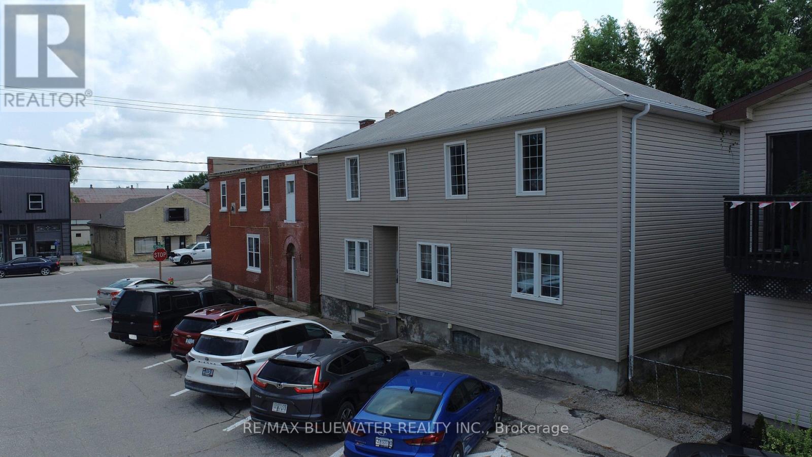 11 Mill Avenue, Bluewater, Ontario  N0M 2T0 - Photo 6 - X12346421