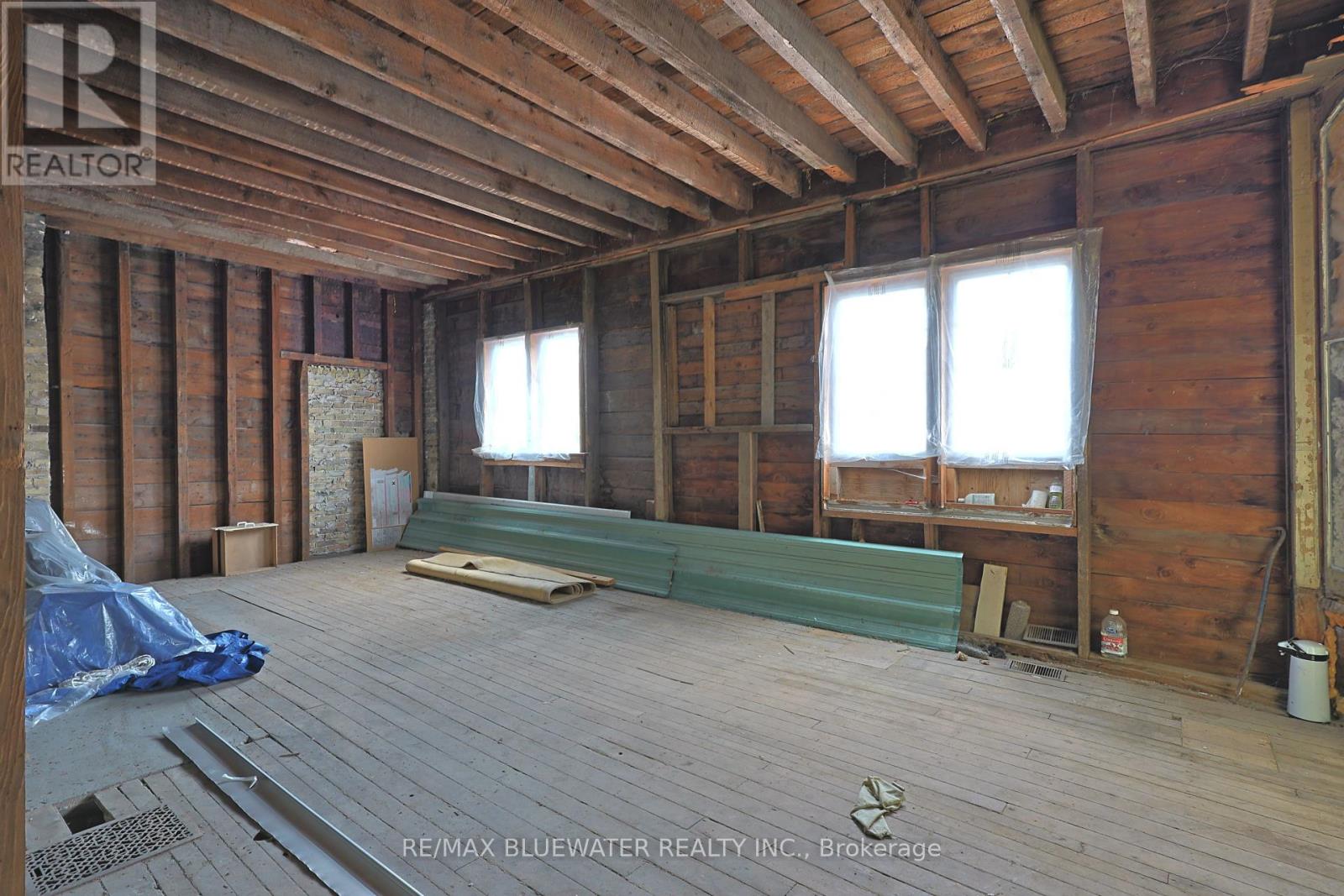 11 Mill Avenue, Bluewater, Ontario  N0M 2T0 - Photo 8 - X12346421
