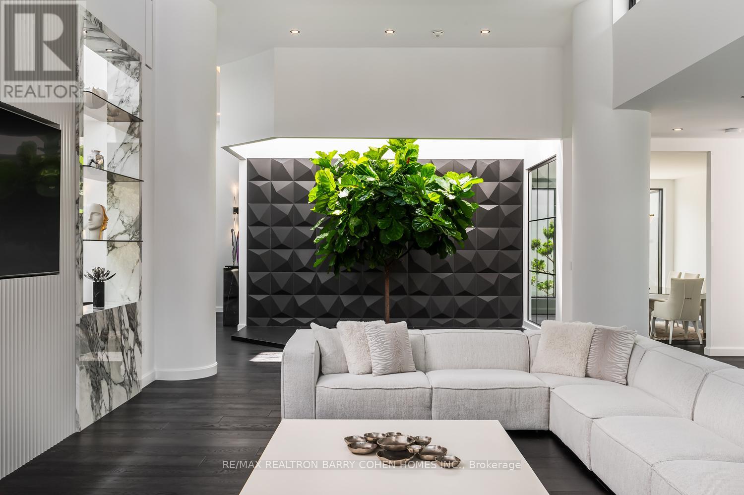 45 Park Lane Circle, Toronto (Bridle Path-Sunnybrook-York Mills), Ontario  M3C 2N3 - Photo 11 - C12346389
