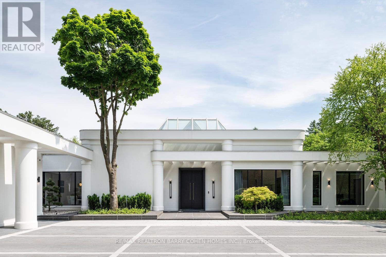 45 Park Lane Circle, Toronto (Bridle Path-Sunnybrook-York Mills), Ontario  M3C 2N3 - Photo 2 - C12346389