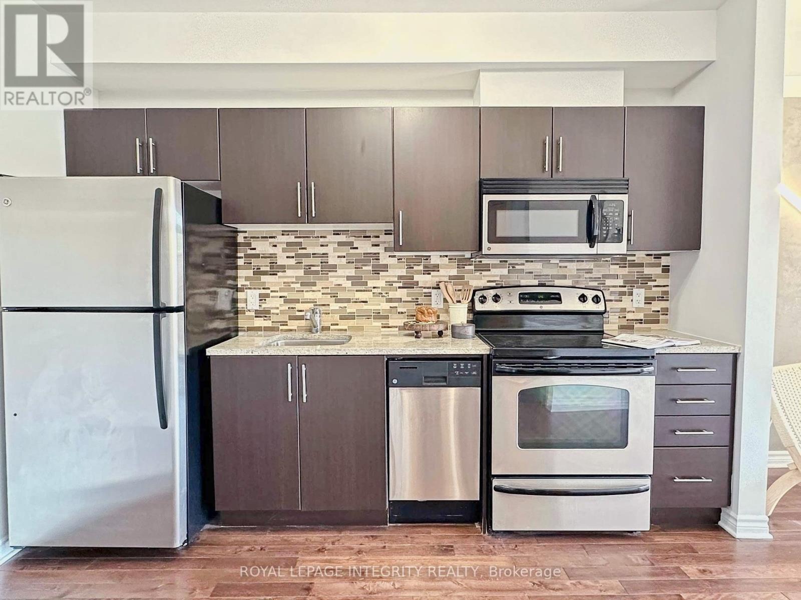 320 - 429 Kent Street, Ottawa, Ontario  K2P 1B5 - Photo 11 - X12346499