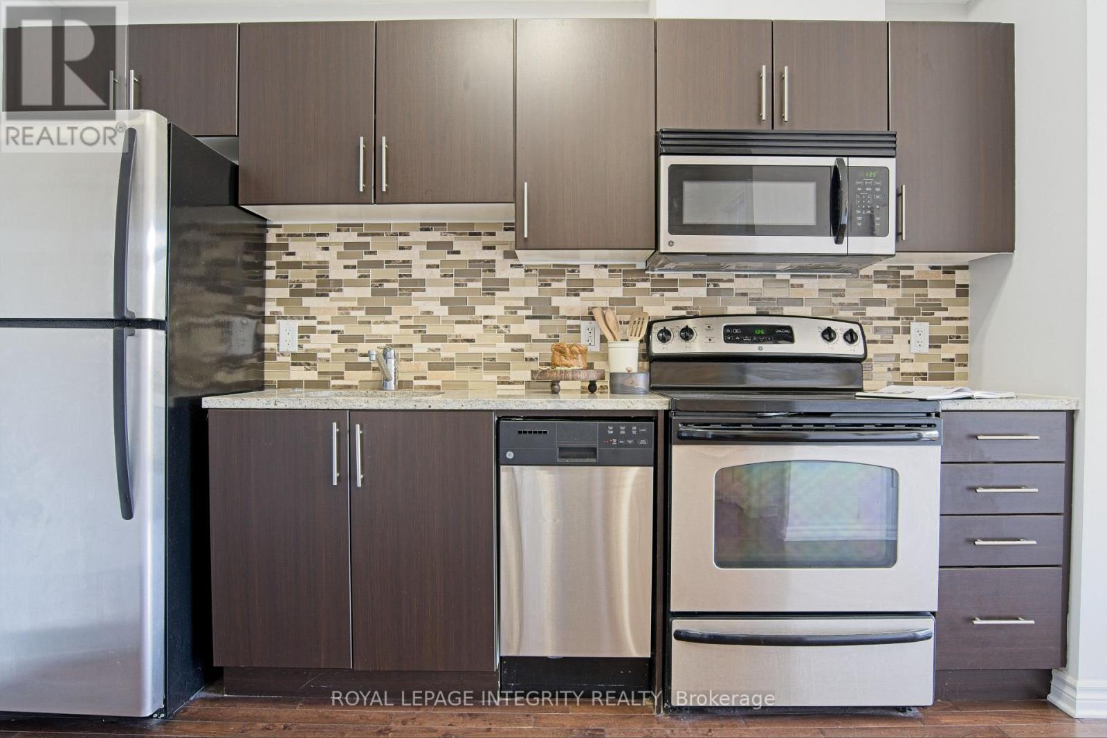 320 - 429 Kent Street, Ottawa, Ontario  K2P 1B5 - Photo 12 - X12346499