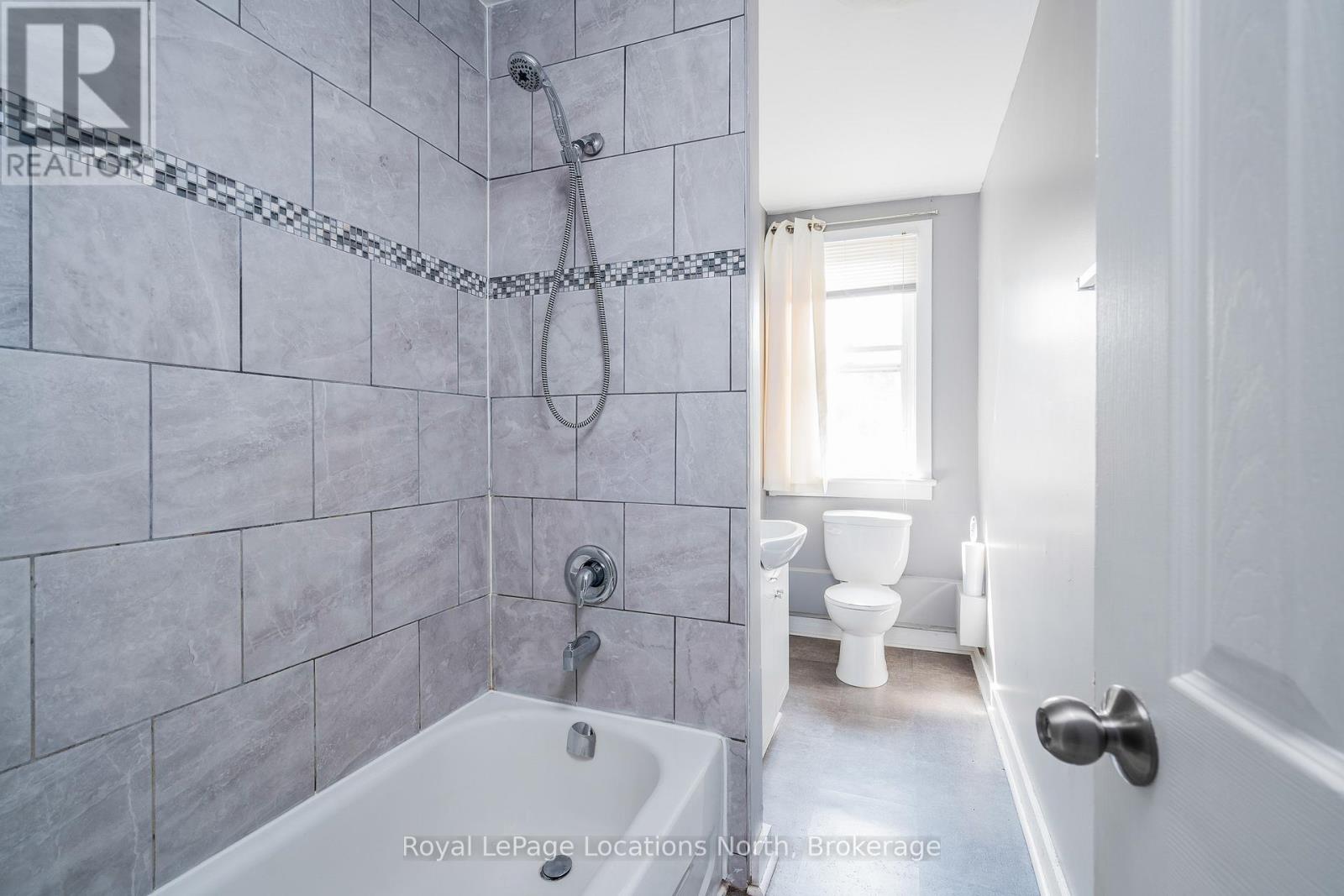 593 Hurontario Street, Collingwood, Ontario  L9Y 2N4 - Photo 7 - S12346449
