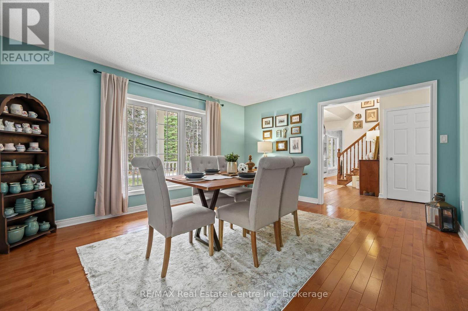 5120 Pineridge Drive, Milton, Ontario  L7J 2L7 - Photo 14 - W12346401