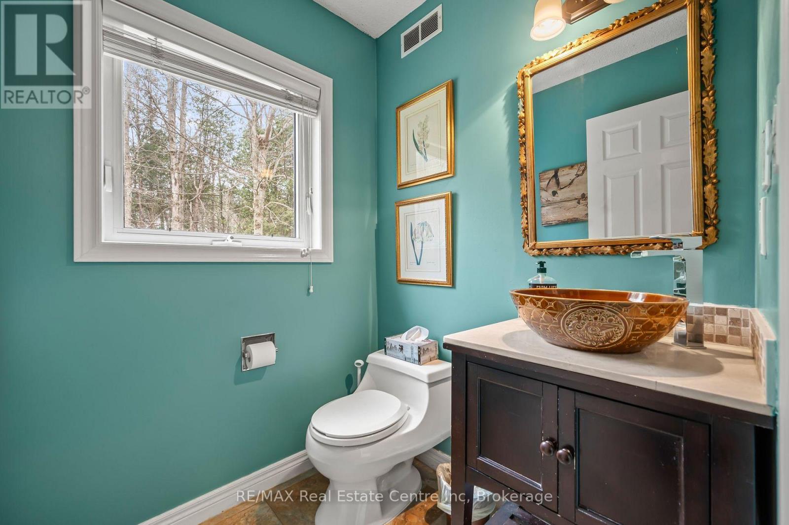 5120 Pineridge Drive, Milton, Ontario  L7J 2L7 - Photo 16 - W12346401