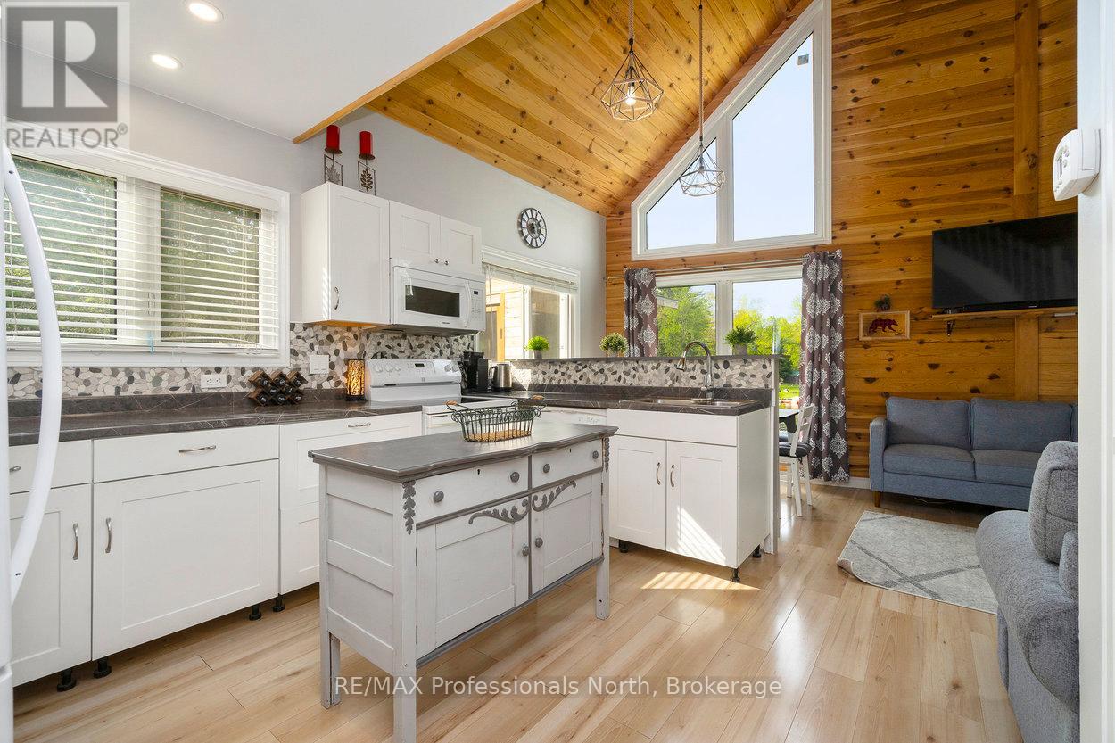 1059 Tiffany Lane, Minden Hills, Ontario  K0M 2K0 - Photo 22 - X12346490