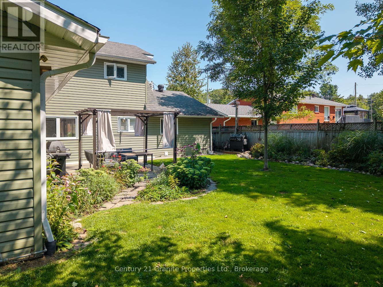 7 Tudhope Street, Parry Sound, Ontario  P2A 2H9 - Photo 12 - X12346535