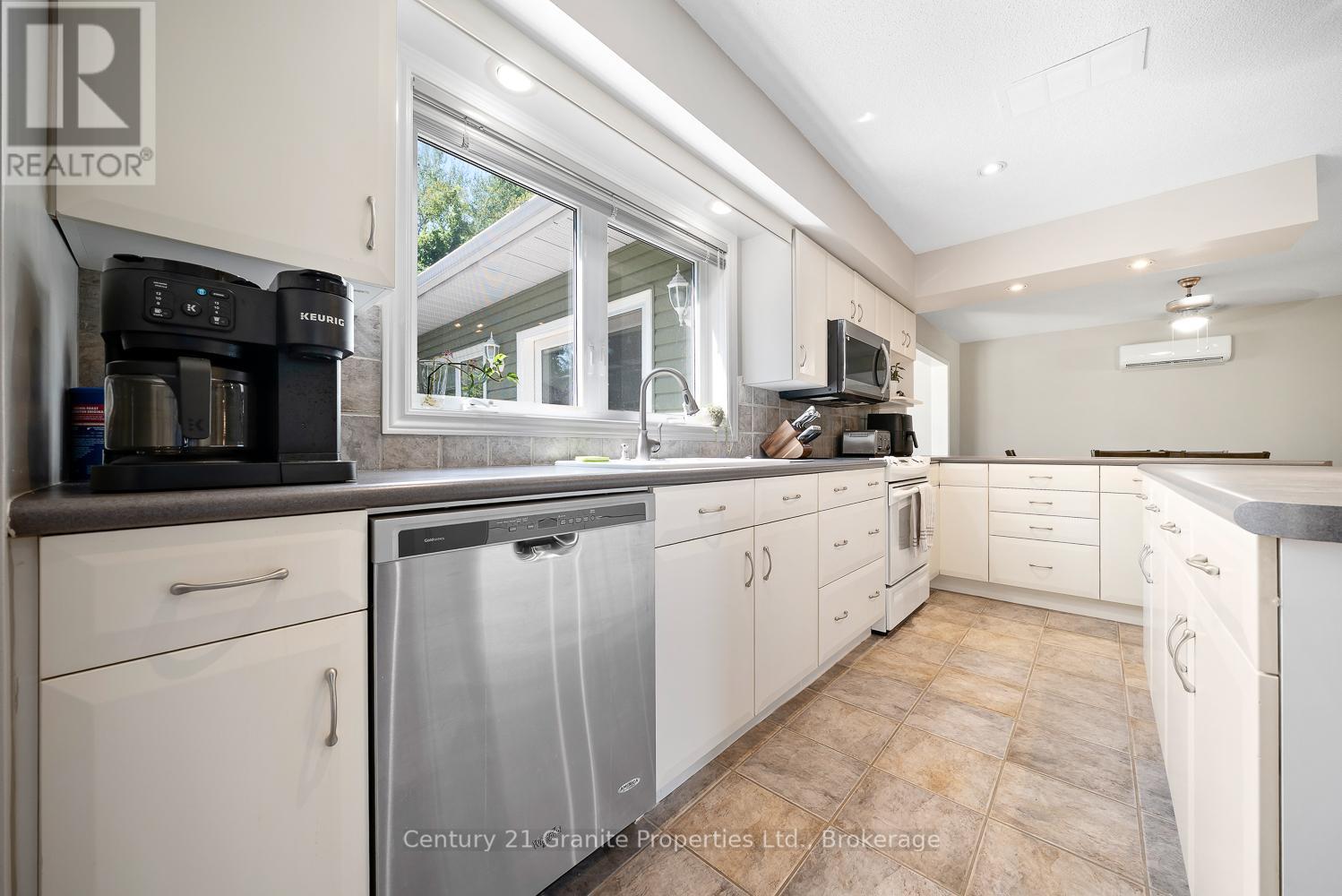 7 Tudhope Street, Parry Sound, Ontario  P2A 2H9 - Photo 19 - X12346535