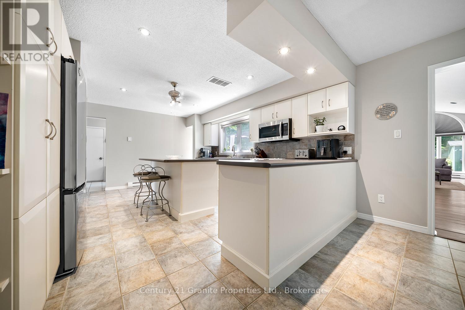 7 Tudhope Street, Parry Sound, Ontario  P2A 2H9 - Photo 23 - X12346535