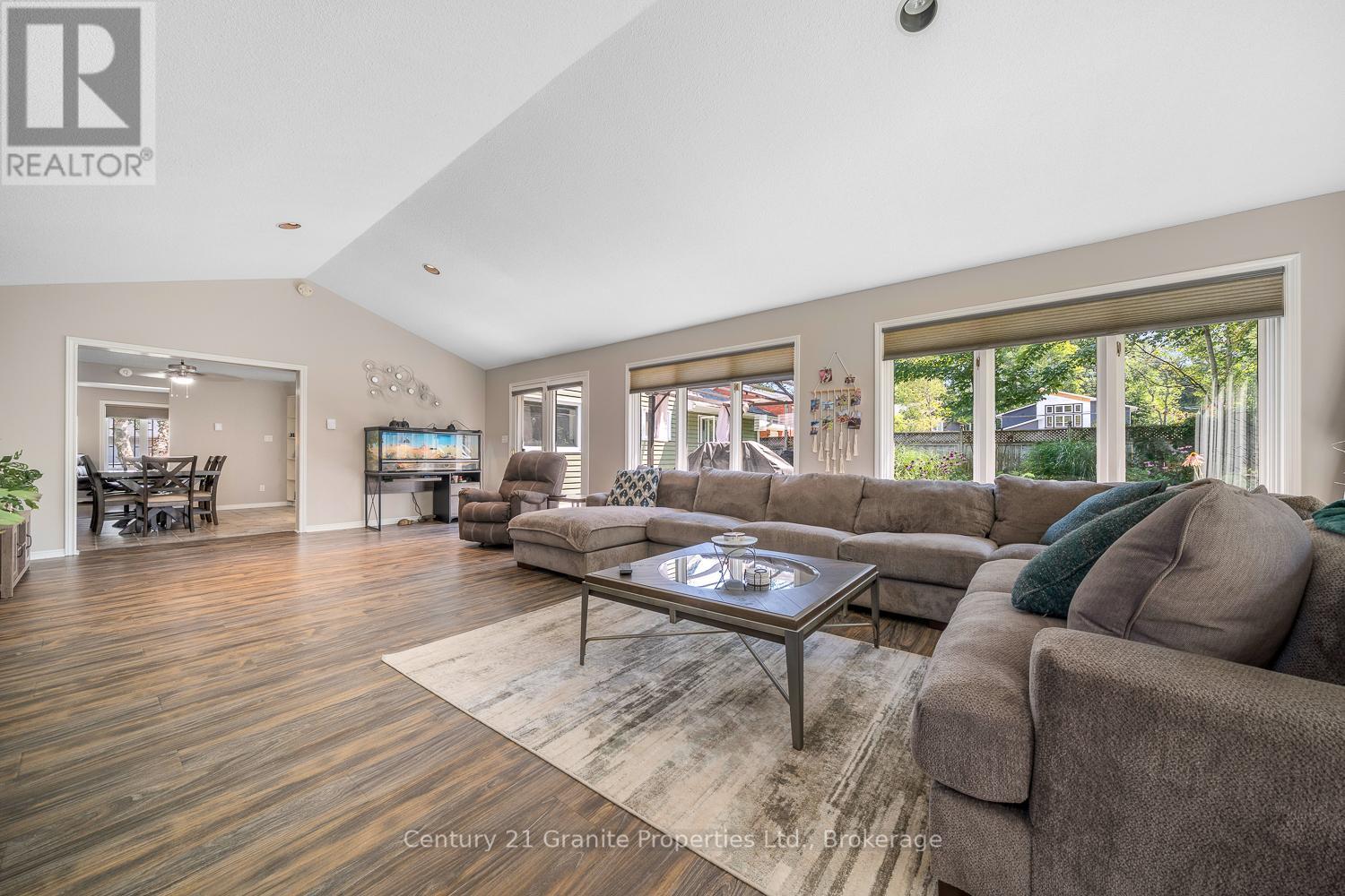 7 Tudhope Street, Parry Sound, Ontario  P2A 2H9 - Photo 27 - X12346535